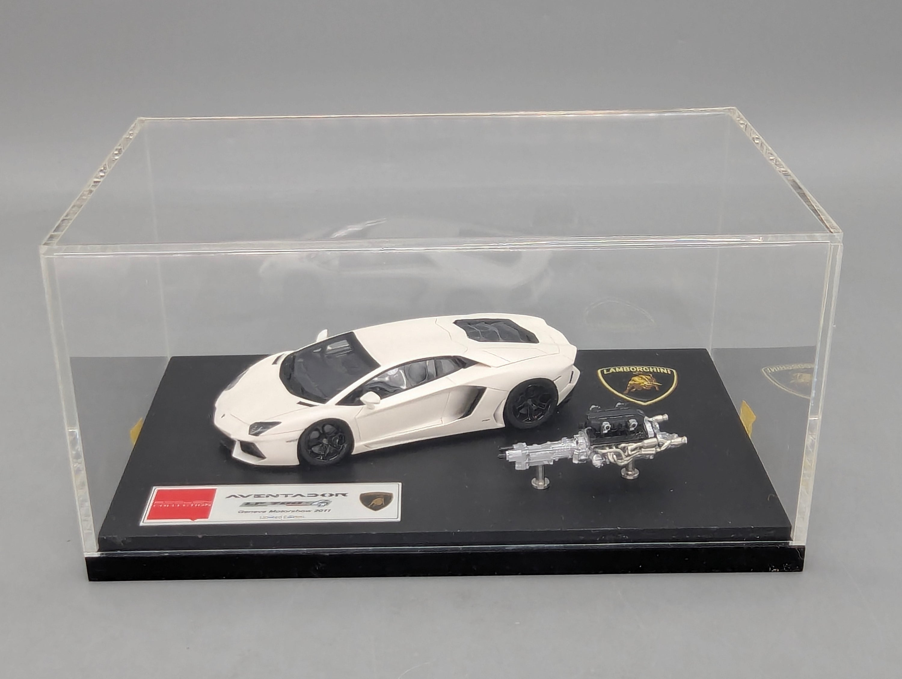 Eidolon Make Up 1:43 Lamborghini Aventador LP700-4 Matt Pearl White Engine Set OVP