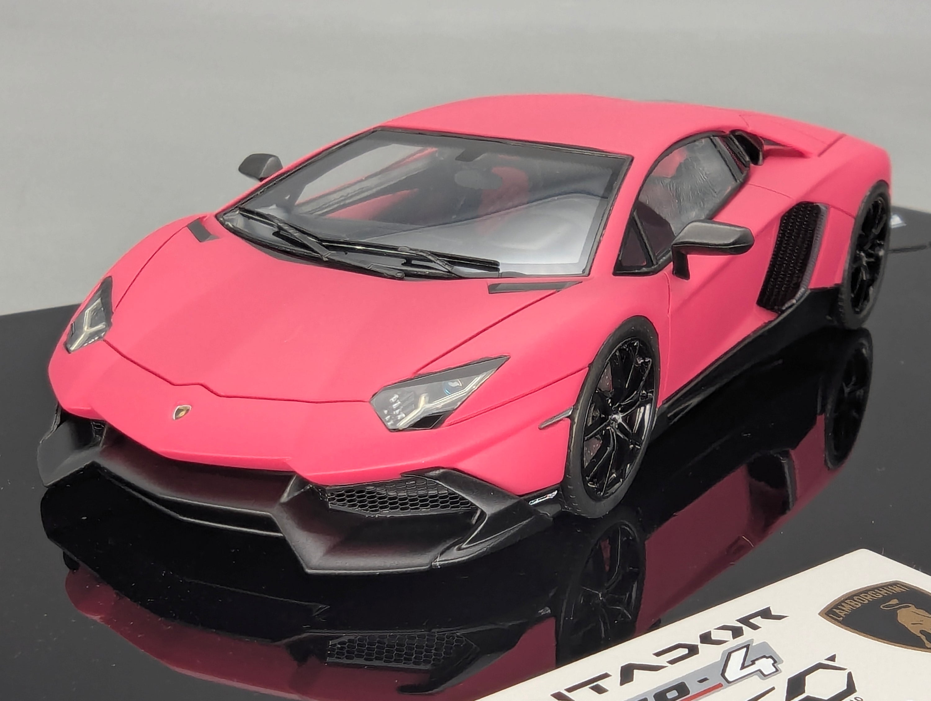 Eidolon Make Up 1:43 Lamborghini Aventador LP720-4 Matt Pink UNIKAT Ltd 01/01 Engine Set OVP