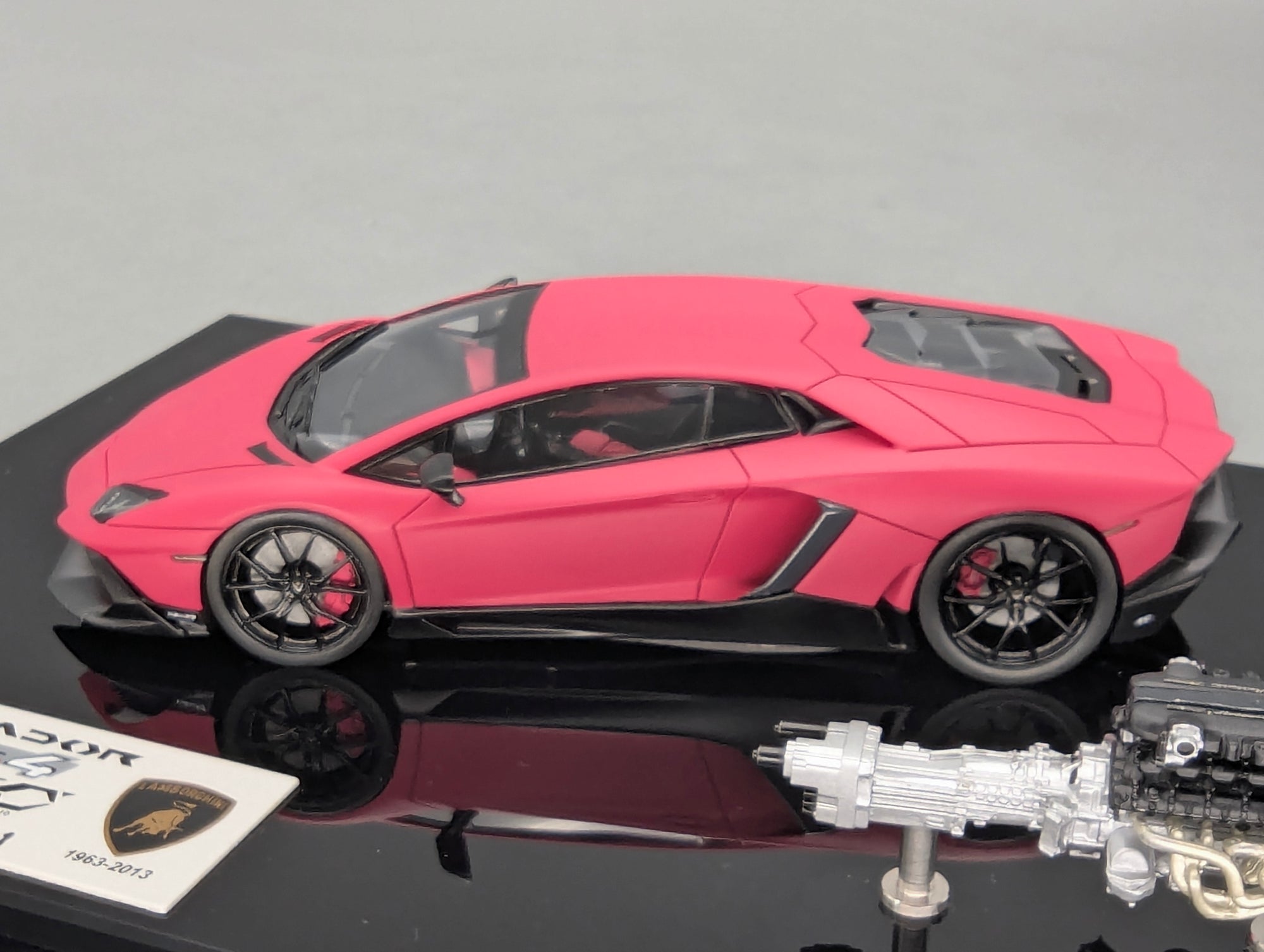 Eidolon Make Up 1:43 Lamborghini Aventador LP720-4 Matt Pink UNIKAT Ltd 01/01 Engine Set OVP