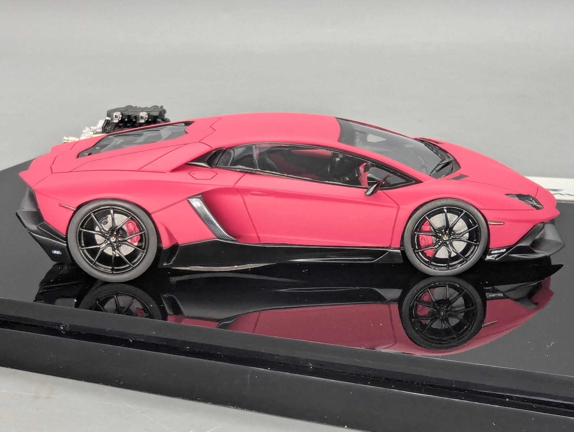 Eidolon Make Up 1:43 Lamborghini Aventador LP720-4 Matt Pink UNIKAT Ltd 01/01 Engine Set OVP