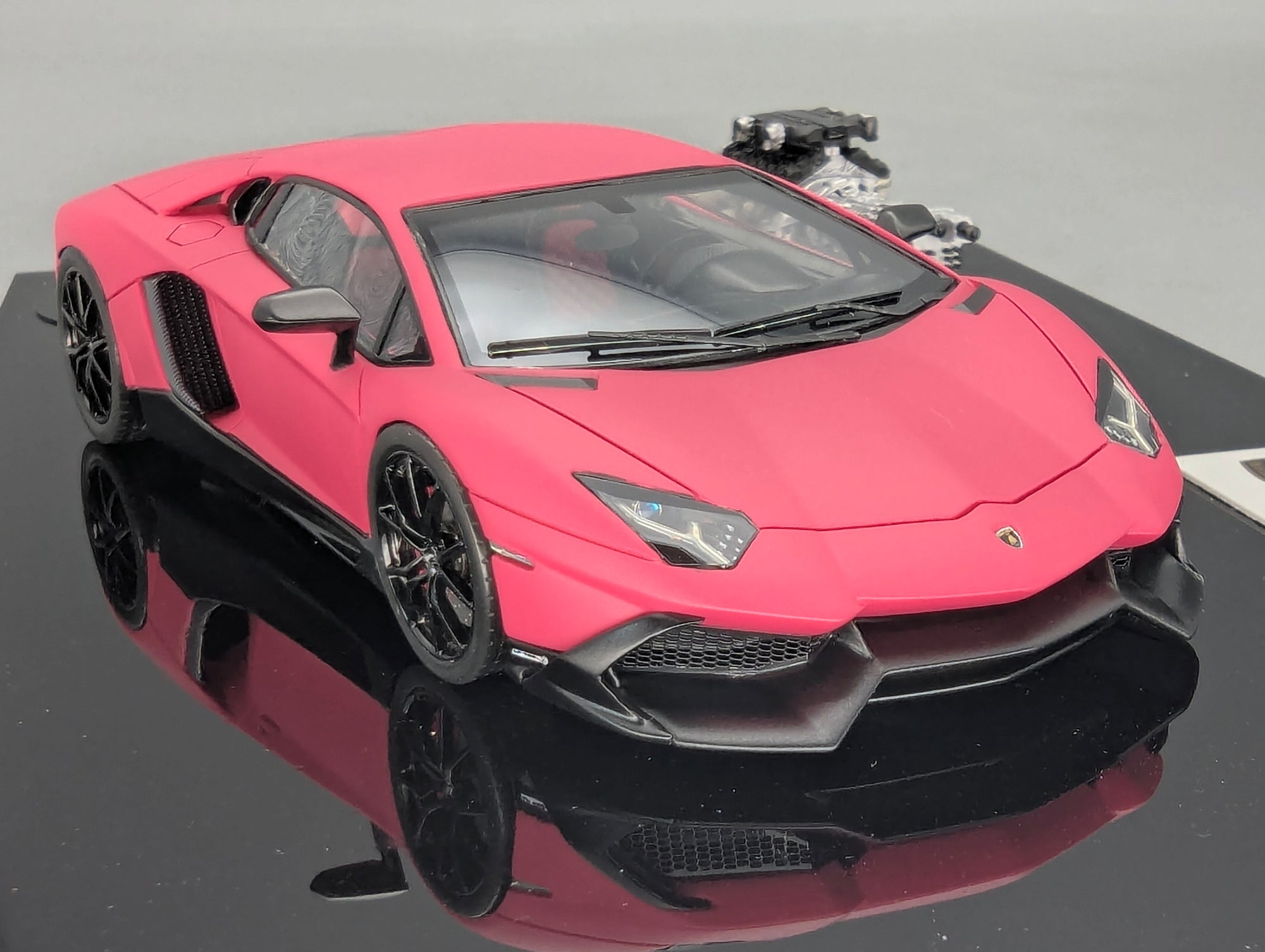 Eidolon Make Up 1:43 Lamborghini Aventador LP720-4 Matt Pink UNIKAT Ltd 01/01 Engine Set OVP