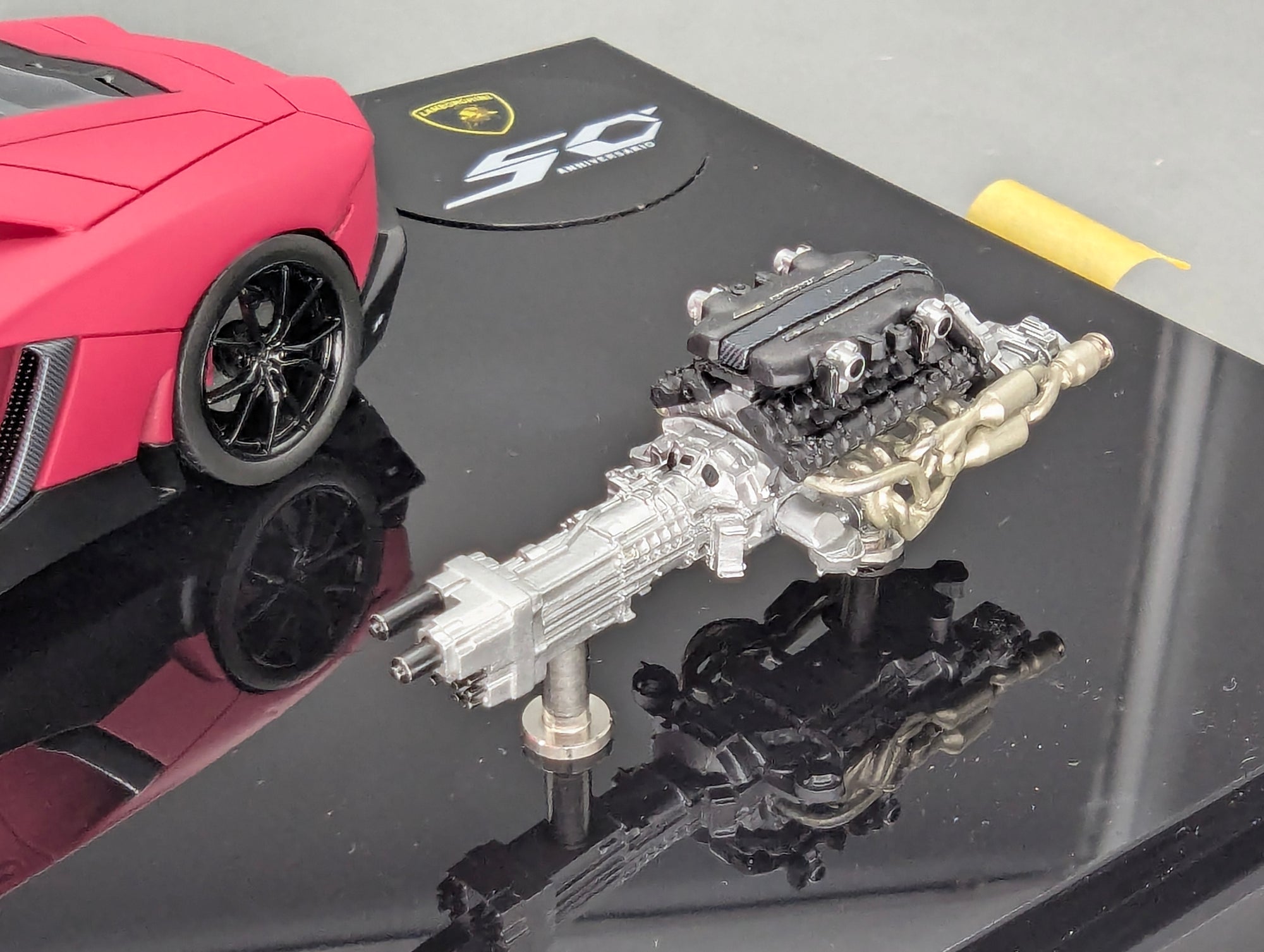 Eidolon Make Up 1:43 Lamborghini Aventador LP720-4 Matt Pink UNIKAT Ltd 01/01 Engine Set OVP