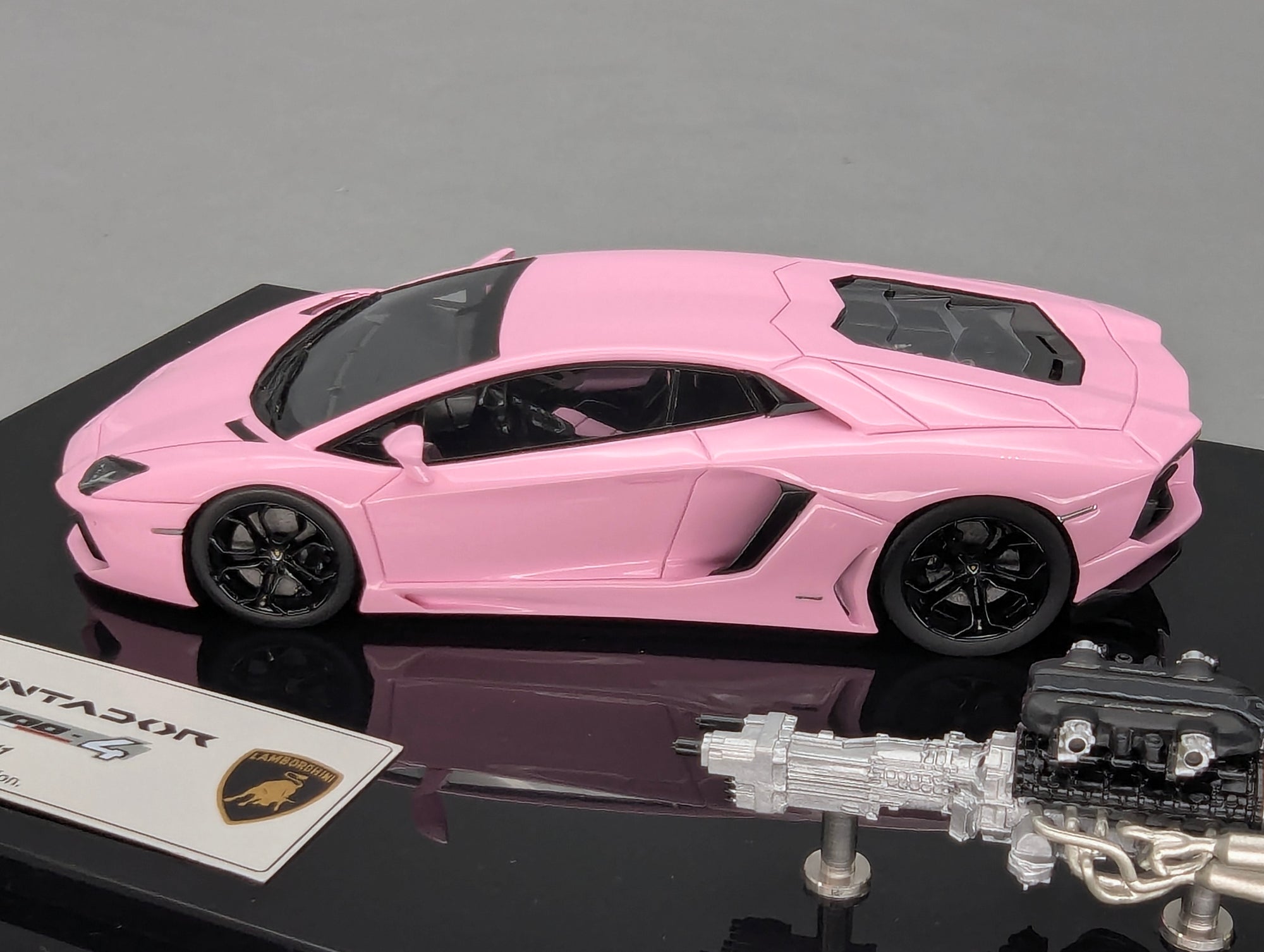 Eidolon Make Up 1:43 Lamborghini Aventador LP700-4 Pink Engine Set 2011 OVP