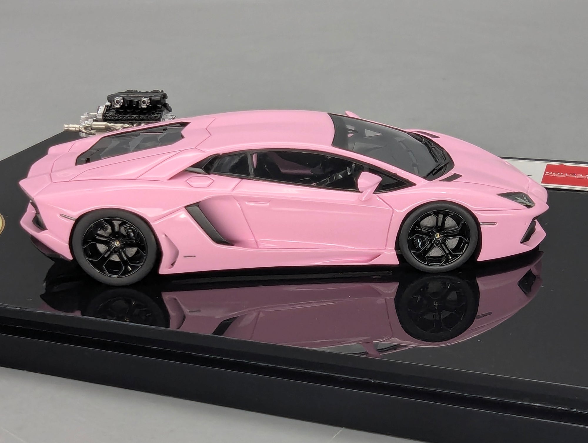 Eidolon Make Up 1:43 Lamborghini Aventador LP700-4 Pink Engine Set 2011 OVP