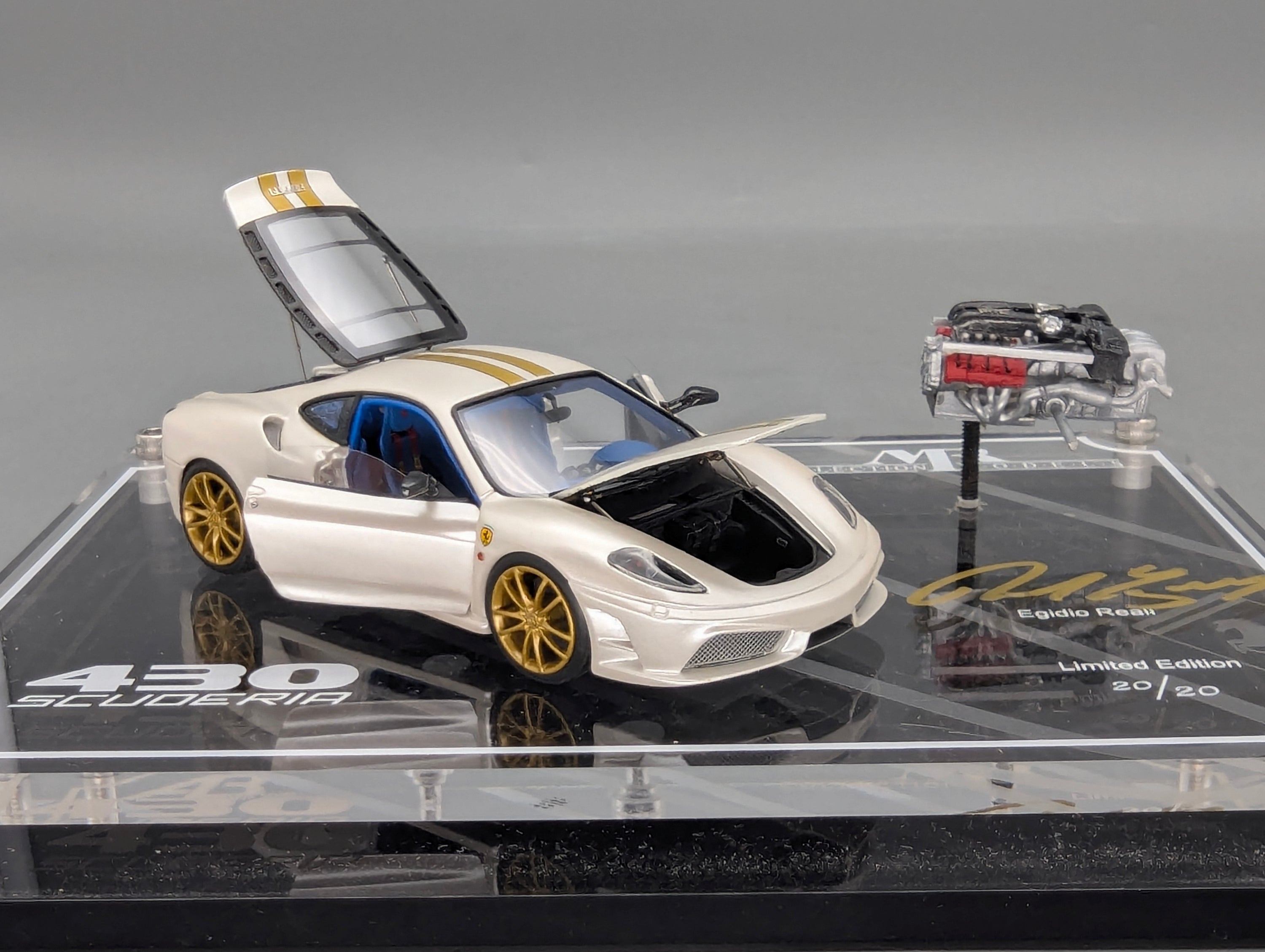 MR Collection 1:43 Ferrari 430 Scuderia Open & Close Modell Ltd 20/20 Engine Set OVP