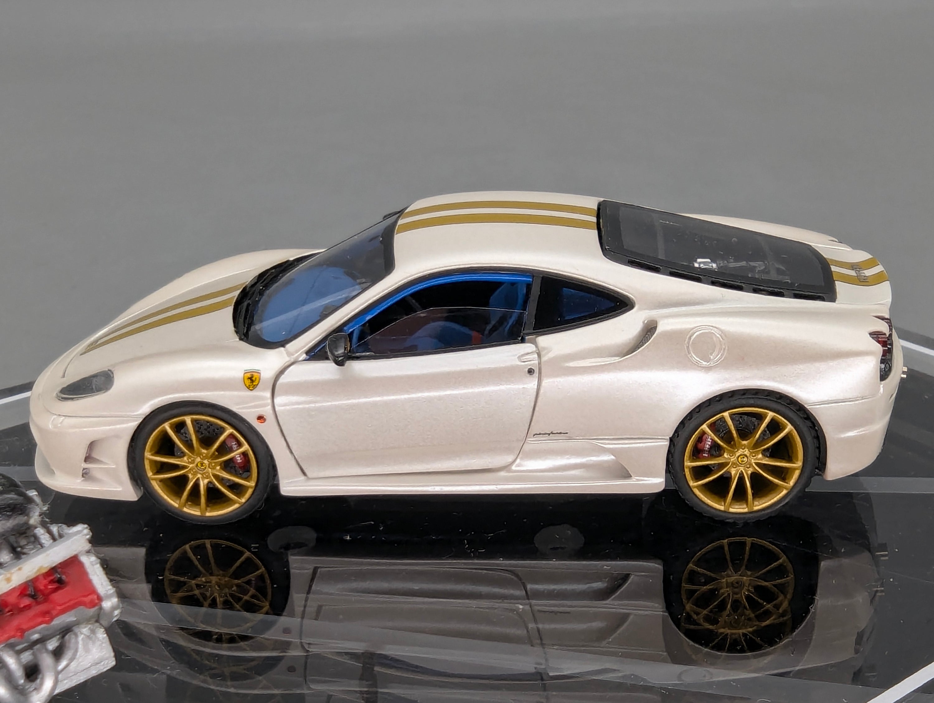 MR Collection 1:43 Ferrari 430 Scuderia Open & Close Modell Ltd 20/20 Engine Set OVP