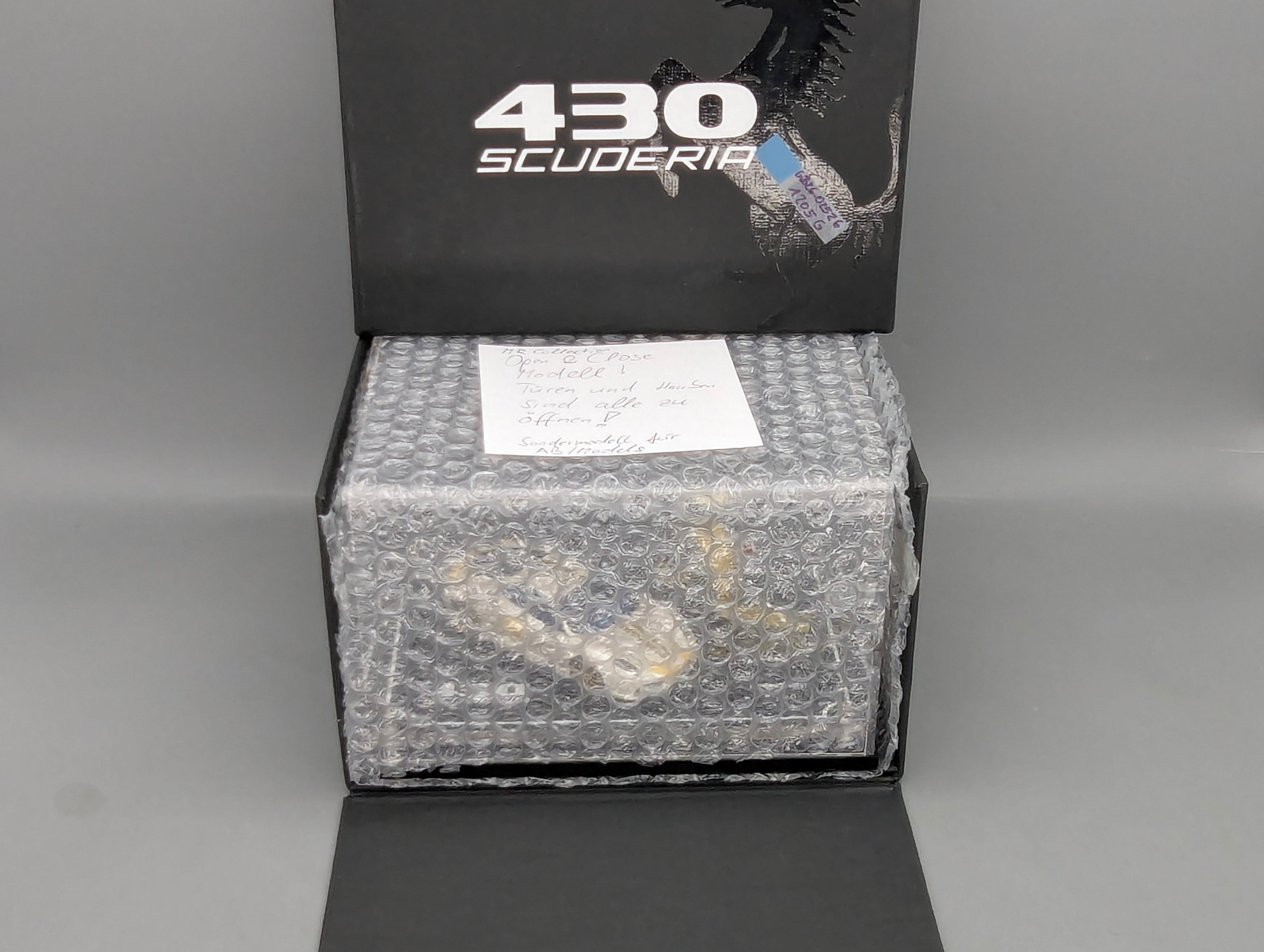 MR Collection 1:43 Ferrari 430 Scuderia Open & Close Modell Ltd 20/20 Engine Set OVP