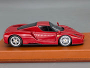 Modellautos 1:43 BBR Ferrari Enzo Paris 2002 Rot Echt-Lederplatte Vitrine OVP