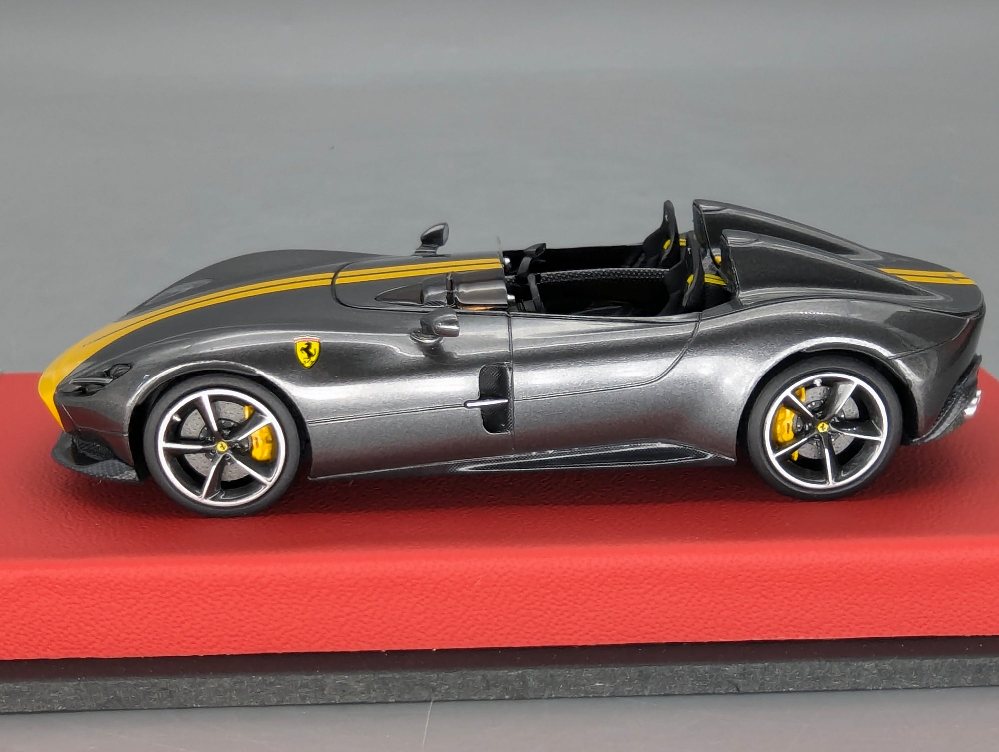 Modellautos 1:43 BBR Concept43 Ferrari Monza SP2 Met. Grau Gelb Ltd 04/20 OVP