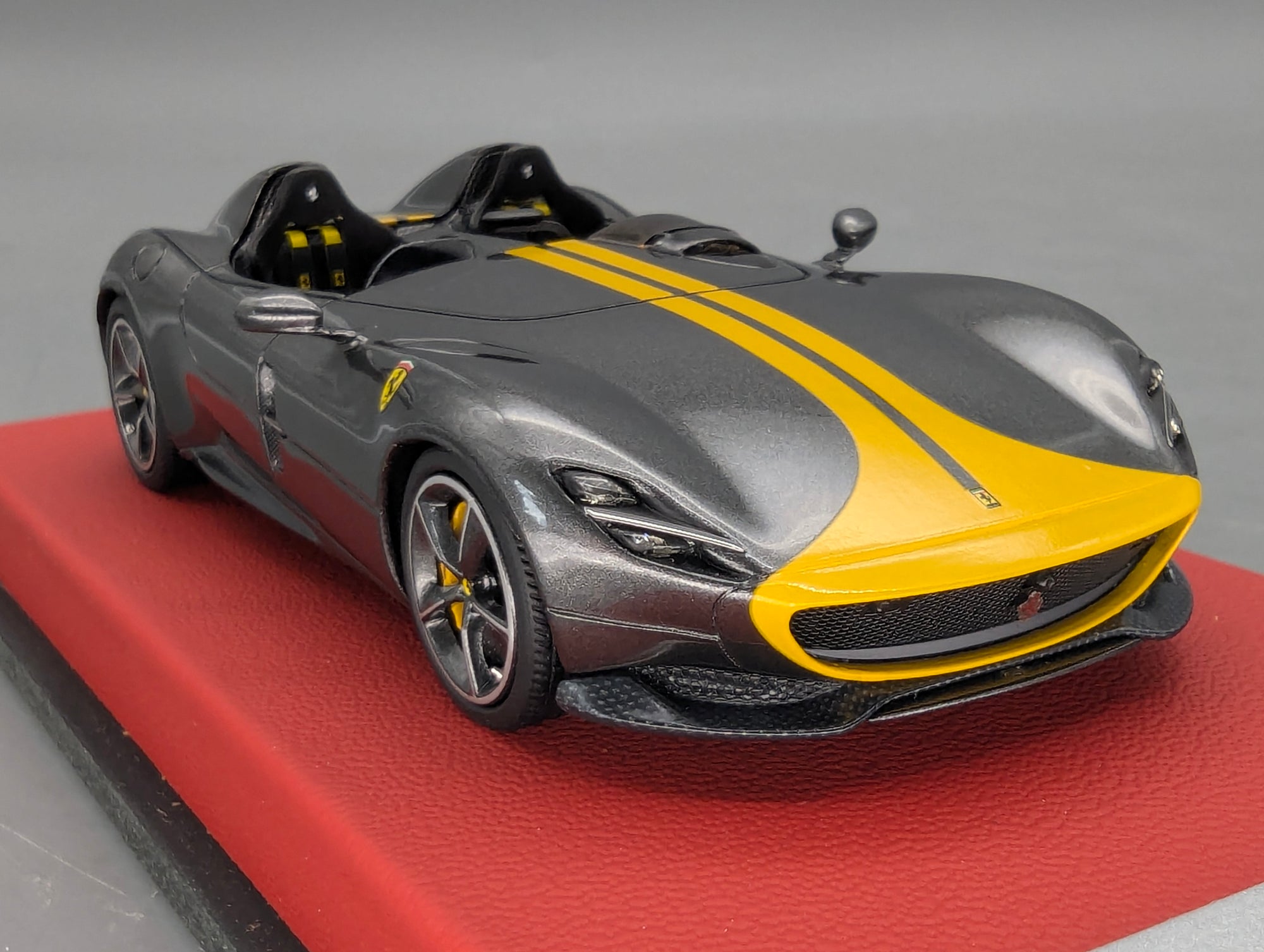Modellautos 1:43 BBR Concept43 Ferrari Monza SP2 Met. Grau Gelb Ltd 04/20 OVP