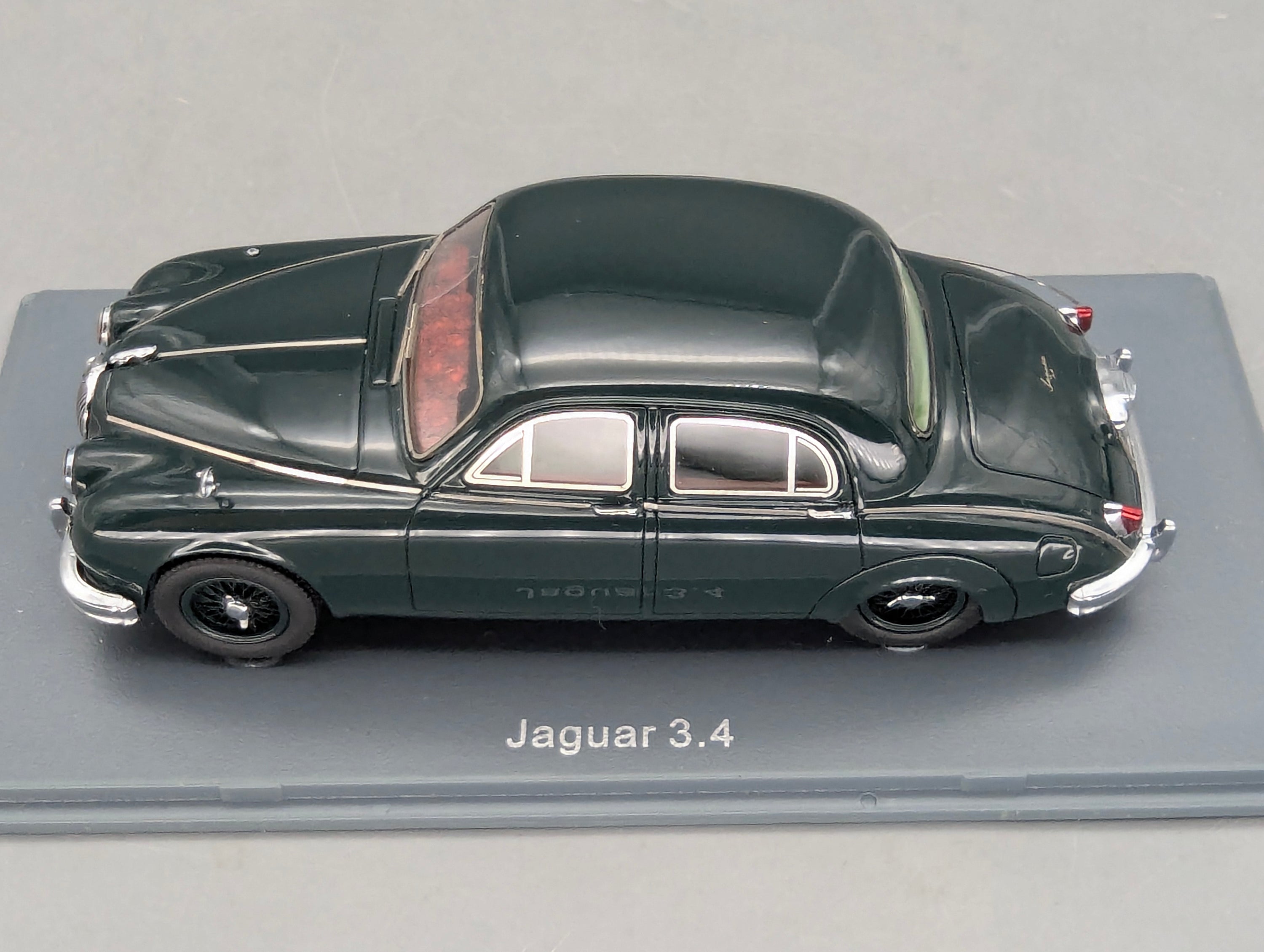 Modellautos 1:43 Neo Scale Models Jaguar 3.4 British Racing Green mit OVP