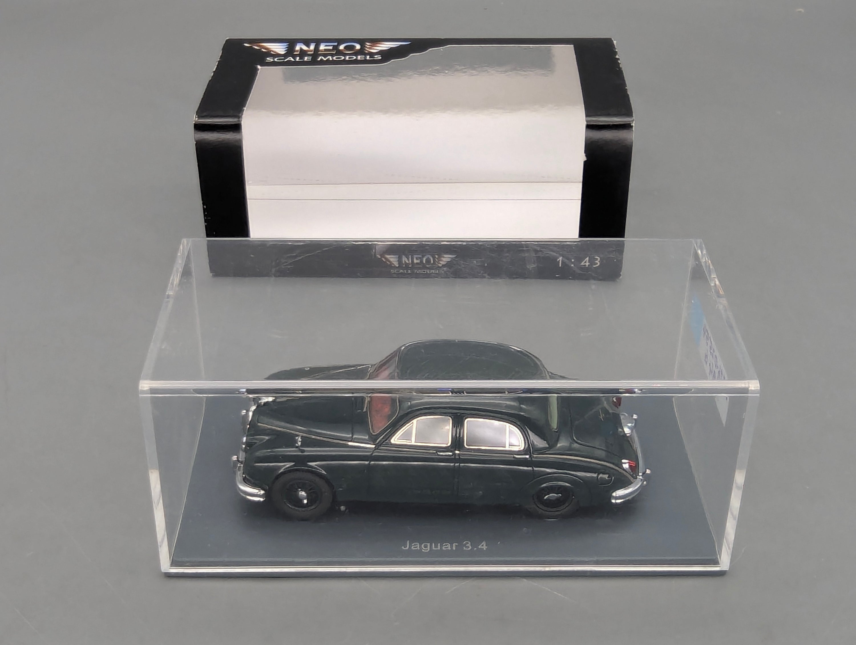 Modellautos 1:43 Neo Scale Models Jaguar 3.4 British Racing Green mit OVP