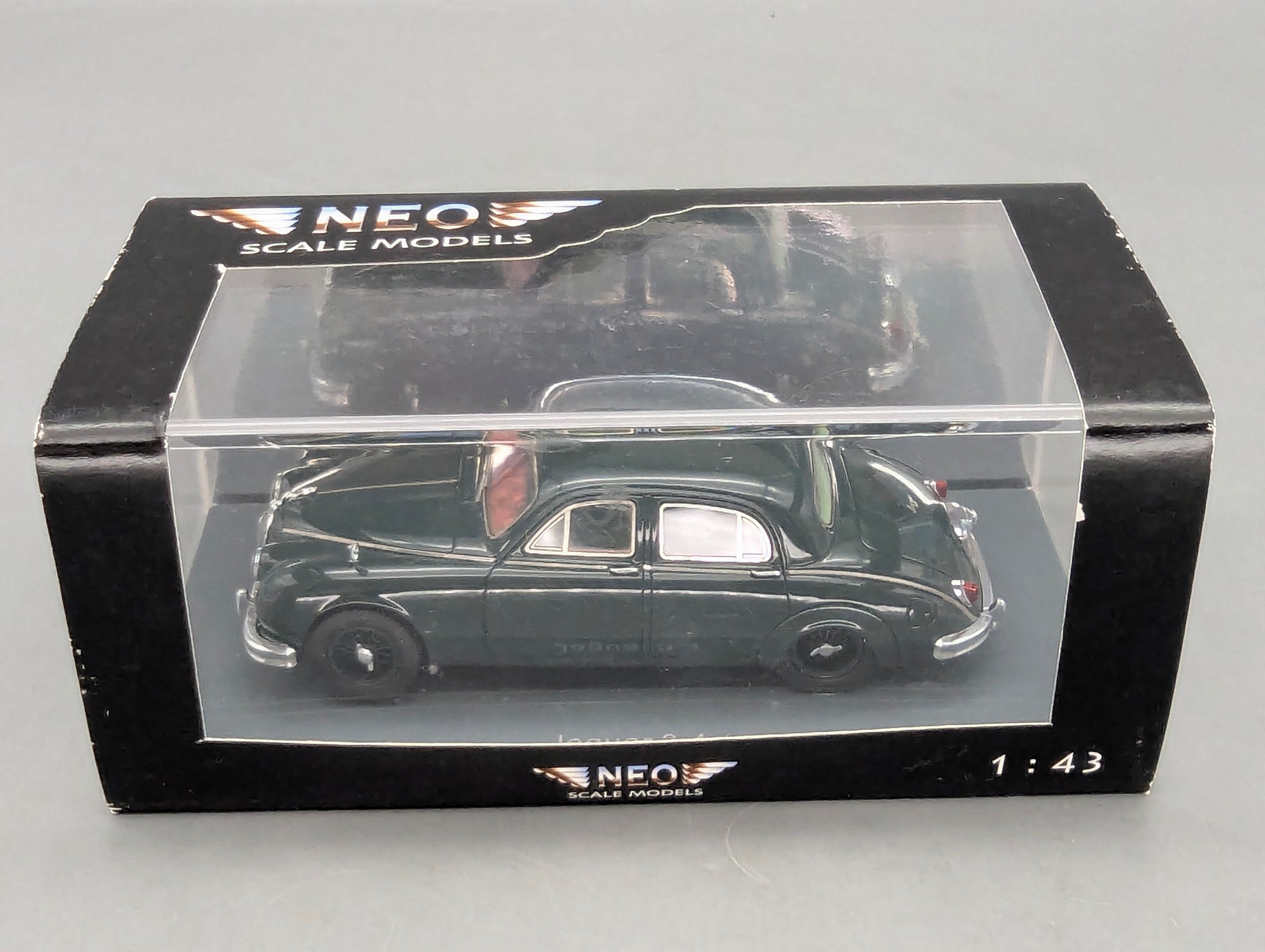 Modellautos 1:43 Neo Scale Models Jaguar 3.4 British Racing Green mit OVP