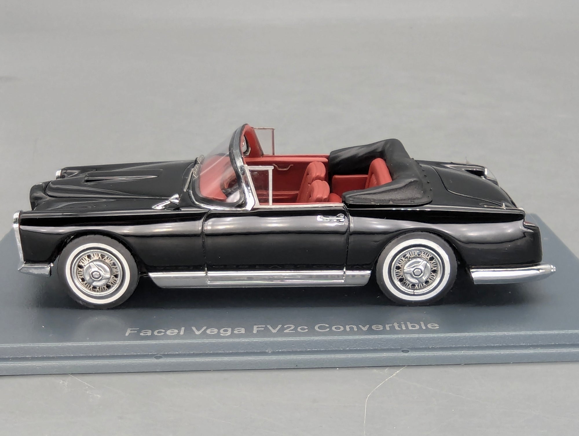 Modellautos 1:43 Neo Scale Models Facel Vega FV2c Convertible Schwarz mit OVP