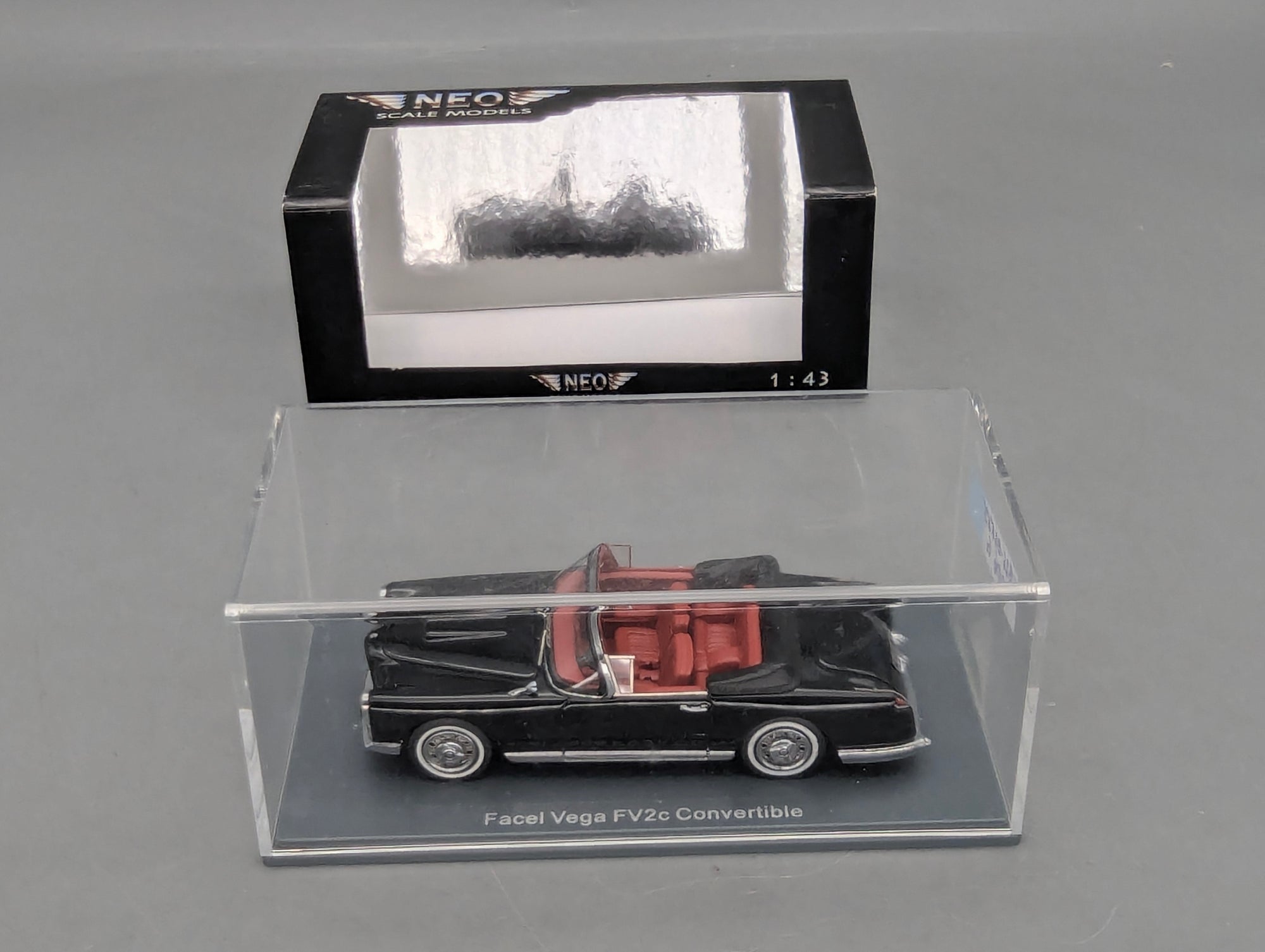 Modellautos 1:43 Neo Scale Models Facel Vega FV2c Convertible Schwarz mit OVP