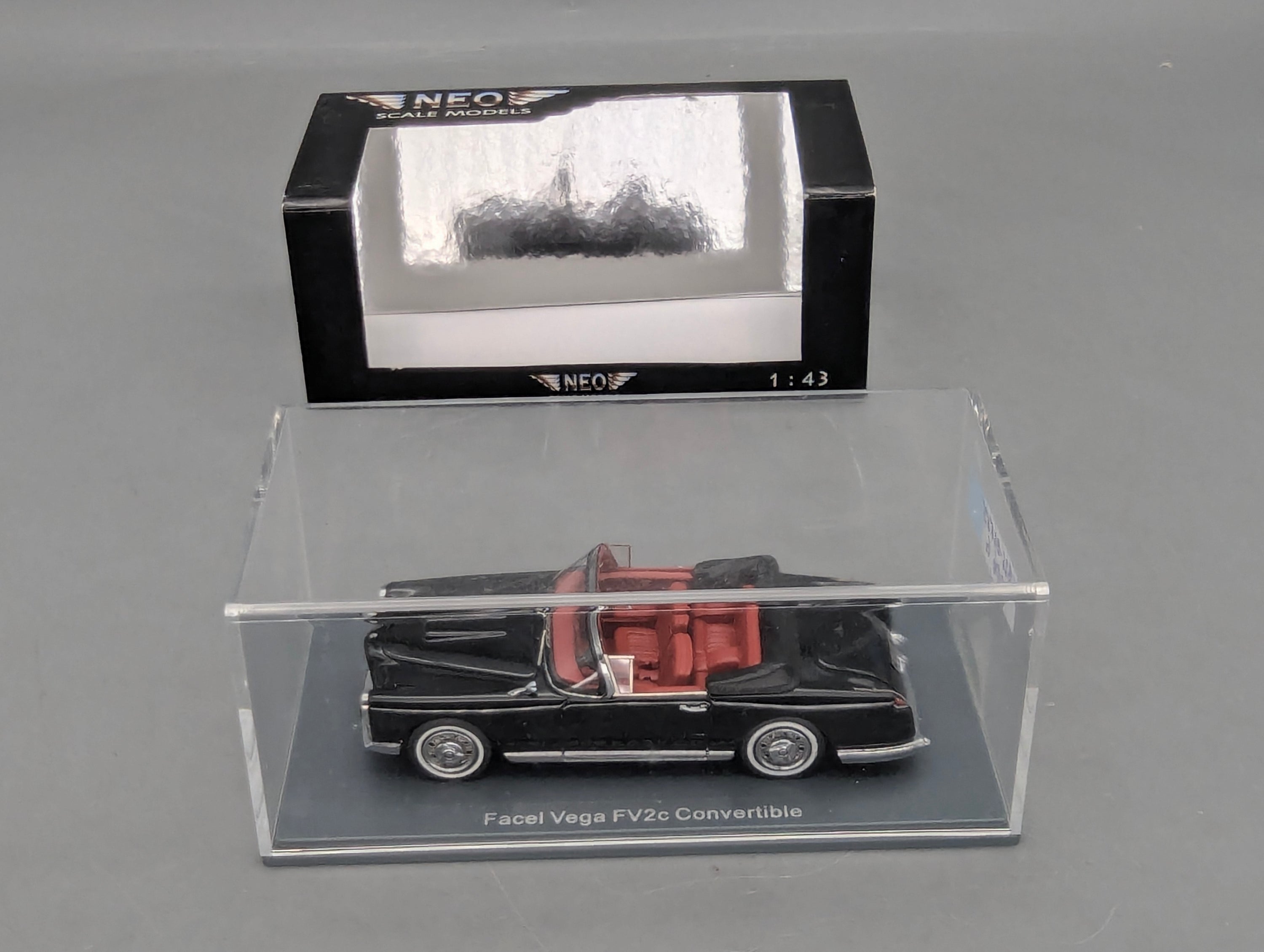 Modellautos 1:43 Neo Scale Models Facel Vega FV2c Convertible Schwarz mit OVP