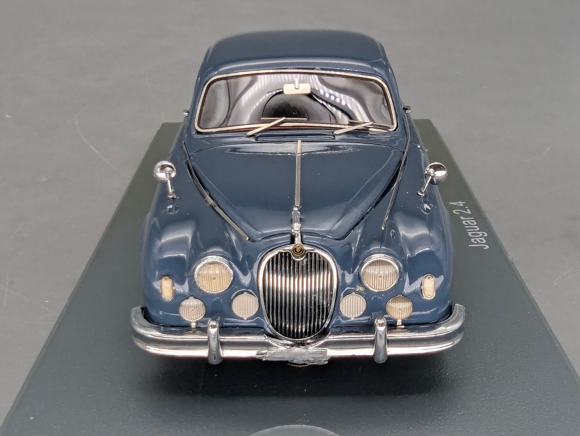 Modellautos 1:43 Neo Scale Models Jaguar 2.4 Blau mit OVP