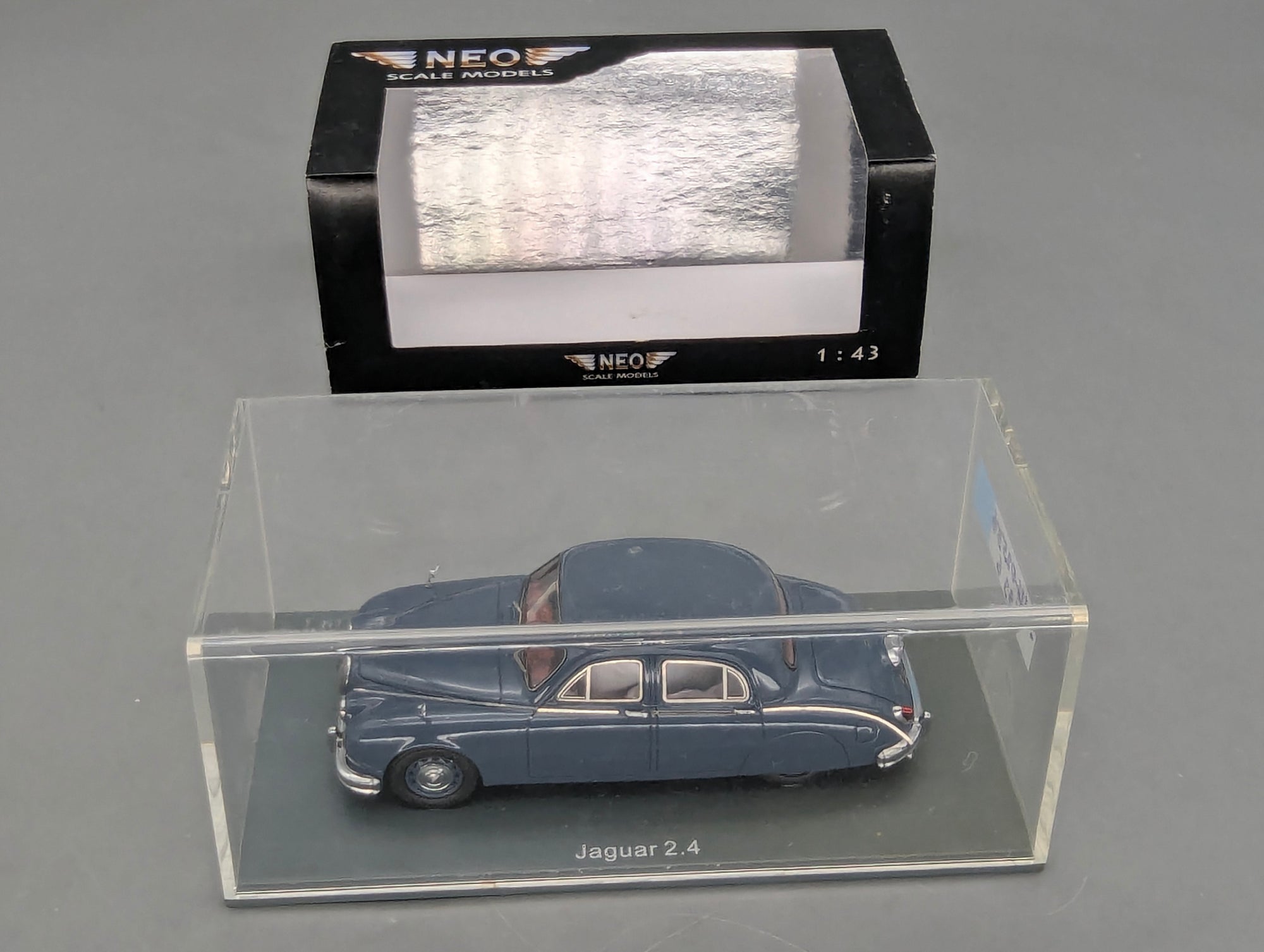 Modellautos 1:43 Neo Scale Models Jaguar 2.4 Blau mit OVP