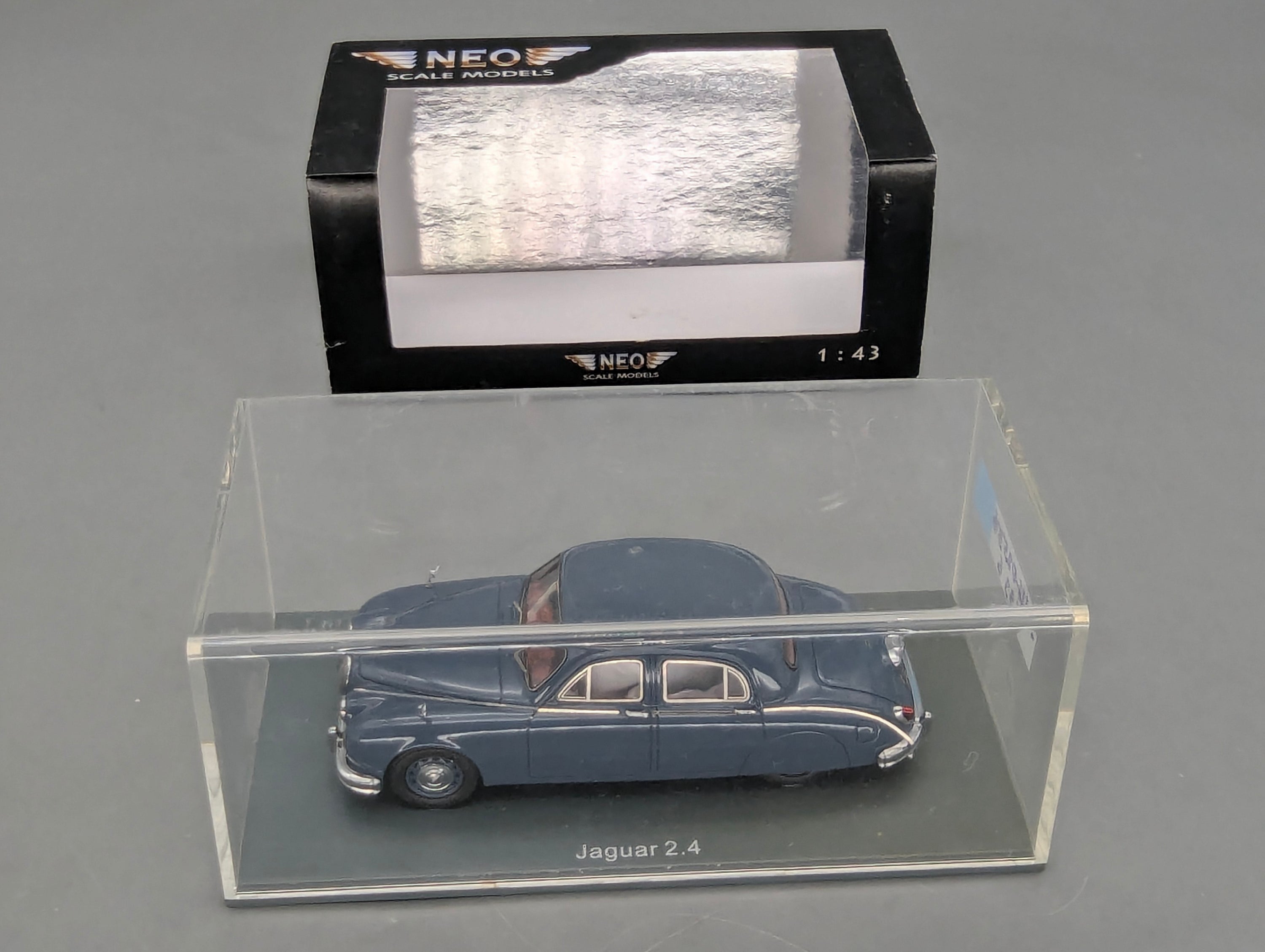 Modellautos 1:43 Neo Scale Models Jaguar 2.4 Blau mit OVP