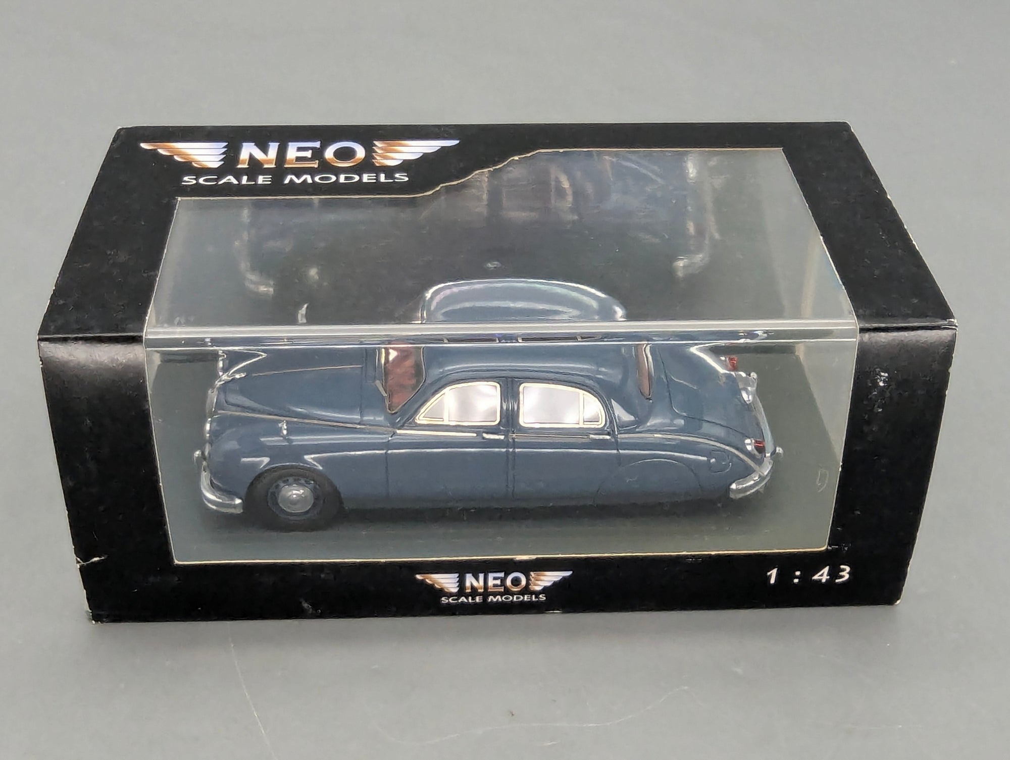 Modellautos 1:43 Neo Scale Models Jaguar 2.4 Blau mit OVP