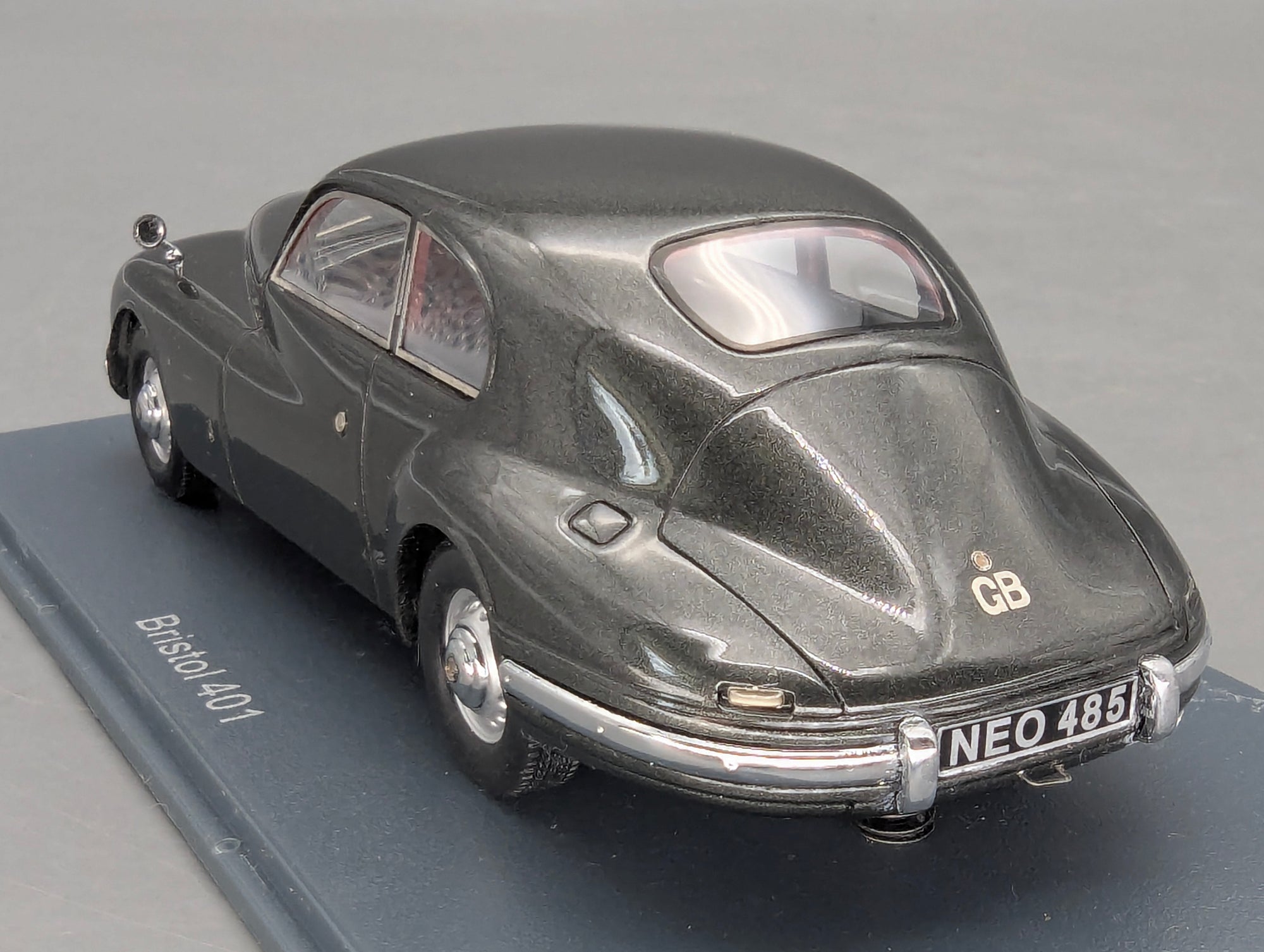 Modellautos 1:43 Neo Scale Models Bristol 401 mit OVP