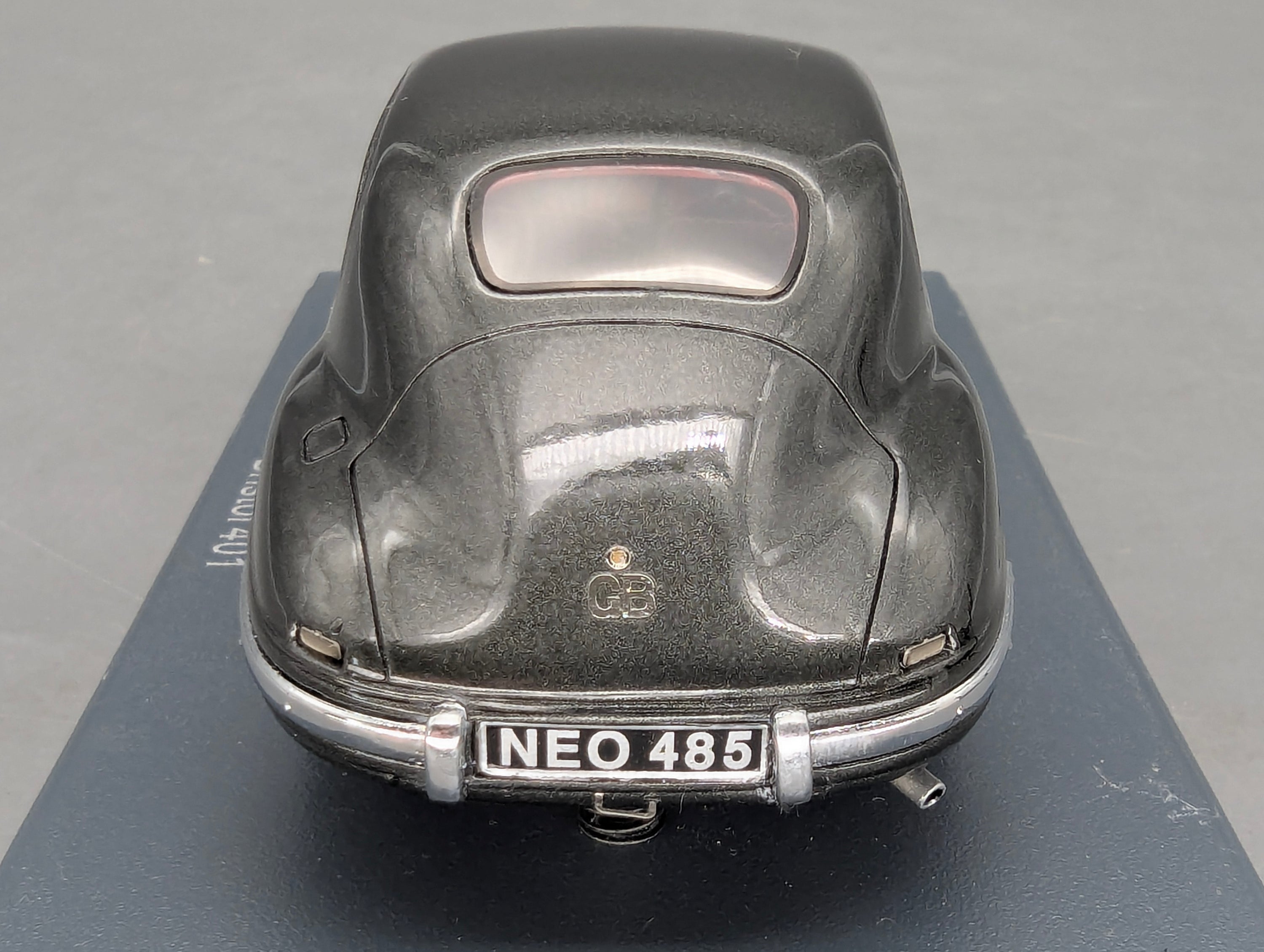 Modellautos 1:43 Neo Scale Models Bristol 401 mit OVP