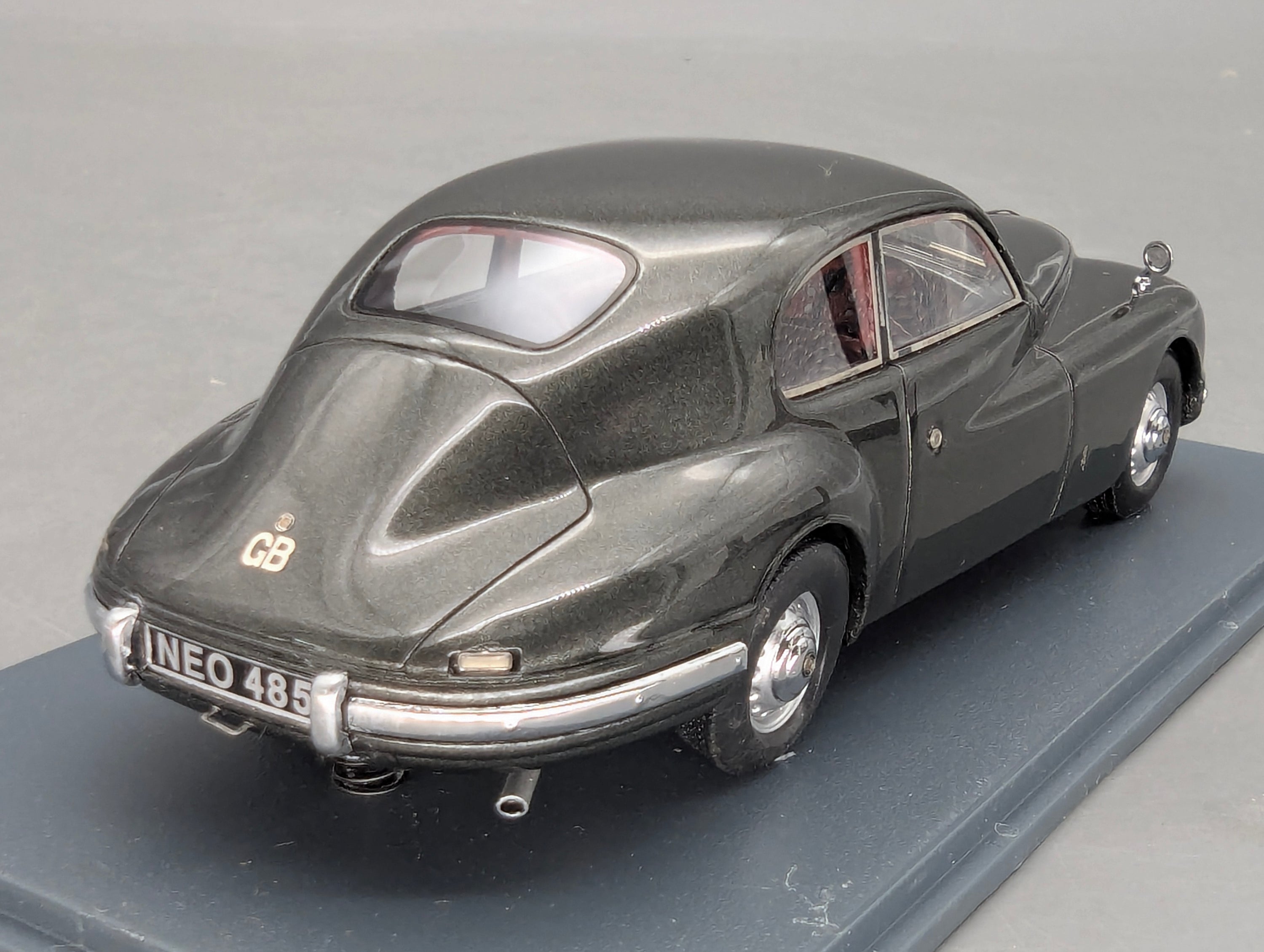 Modellautos 1:43 Neo Scale Models Bristol 401 mit OVP