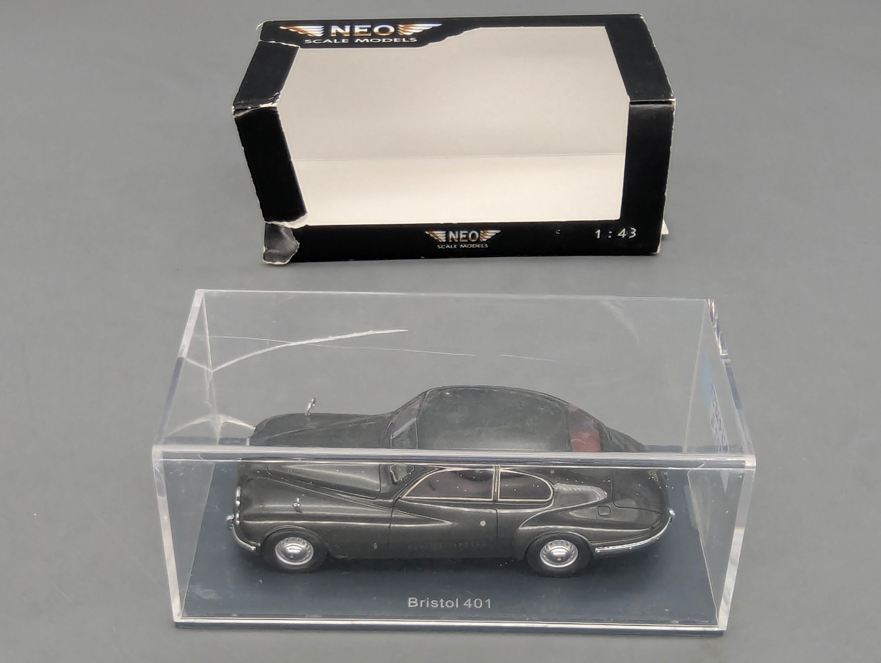 Modellautos 1:43 Neo Scale Models Bristol 401 mit OVP