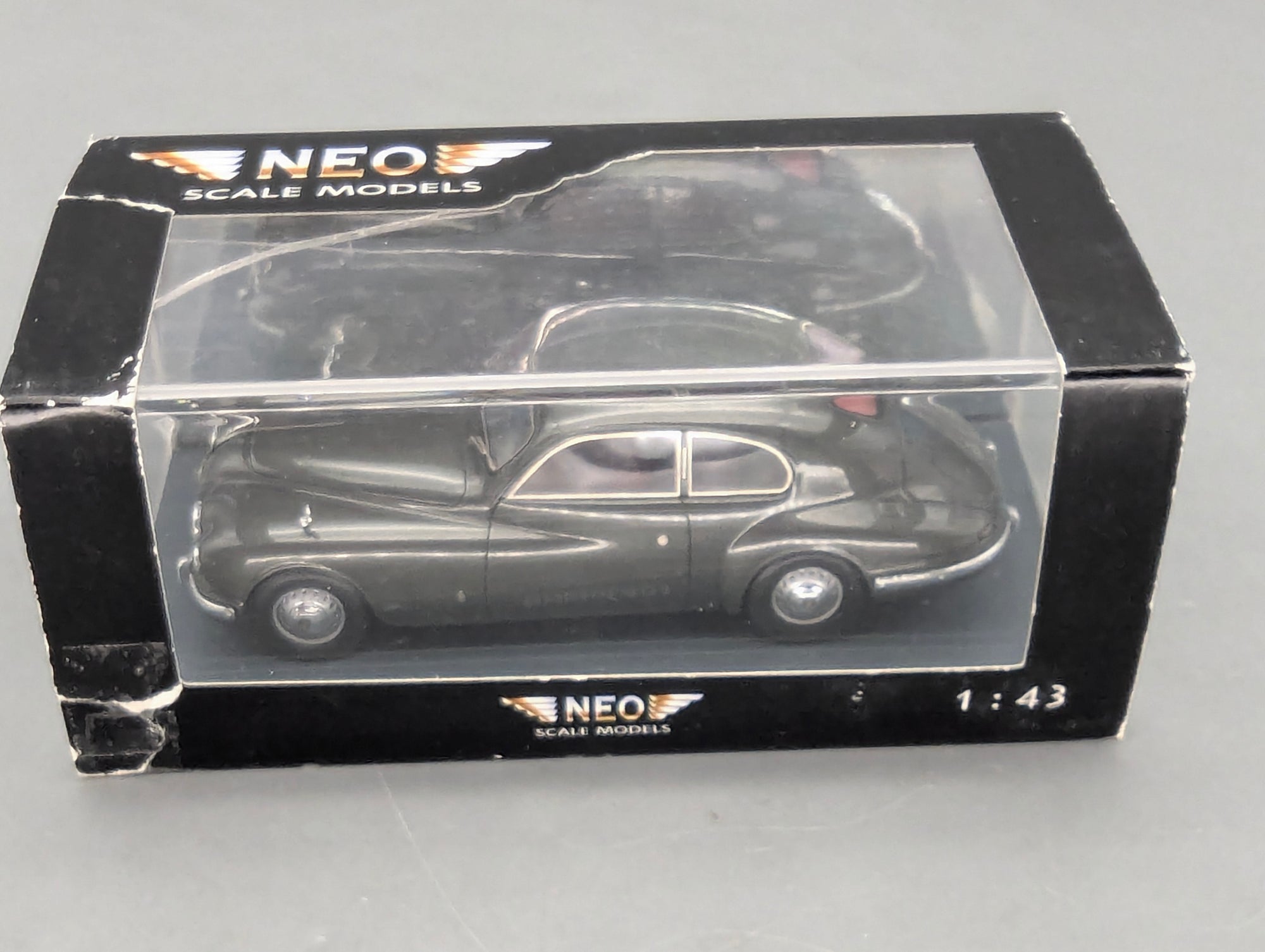 Modellautos 1:43 Neo Scale Models Bristol 401 mit OVP