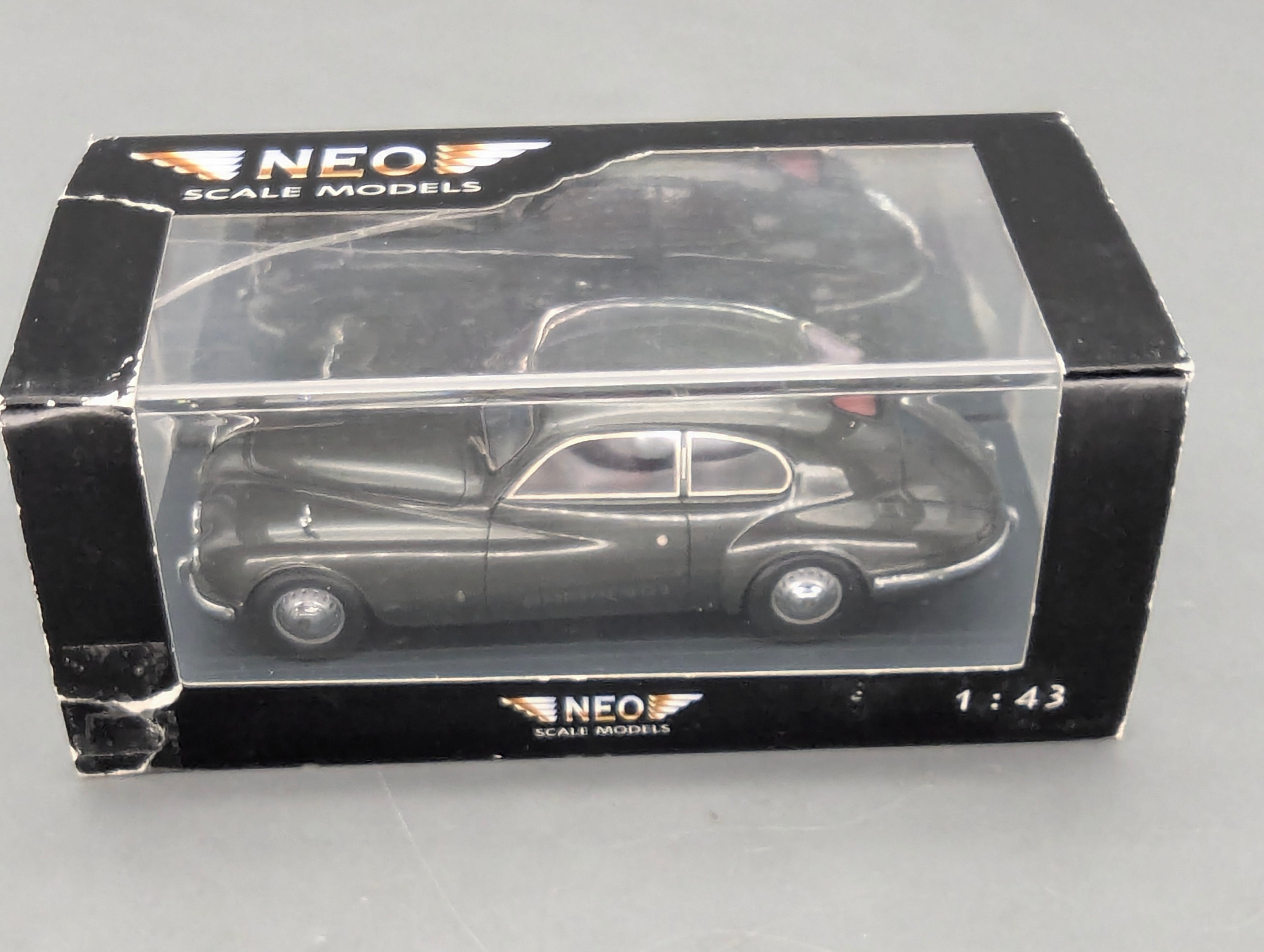 Modellautos 1:43 Neo Scale Models Bristol 401 mit OVP
