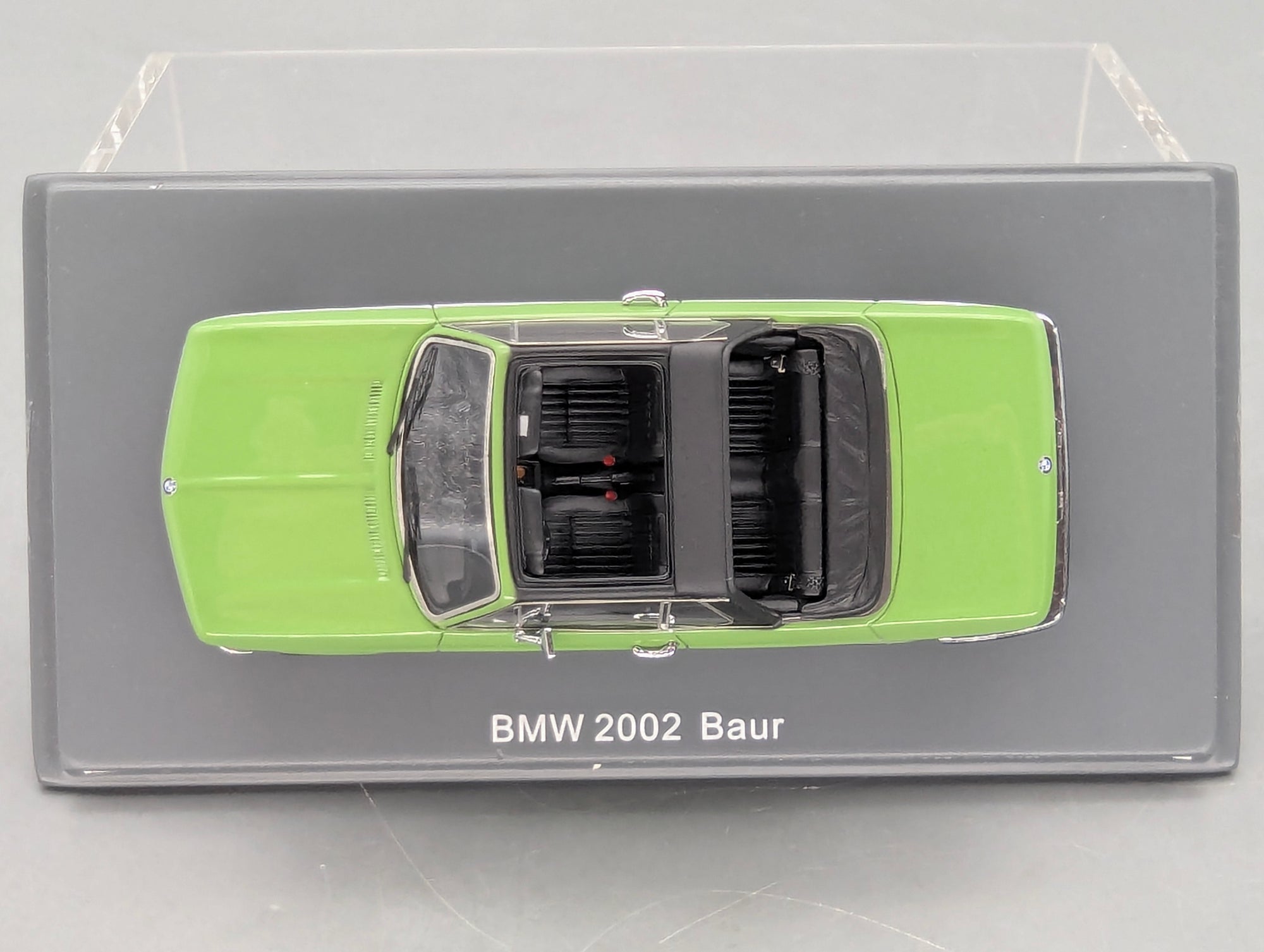 Modellautos 1:43 Neo Scale Models BMW 2002 Baur Grün mit OVP