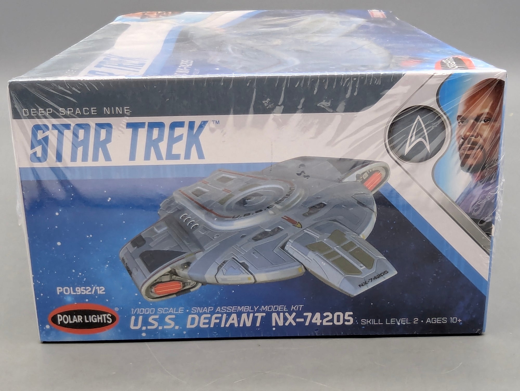 Raumschiff Modell Bausatz 1:1000 Polar Lights  Star Trek Deep Space Nine U.S.S. Defiant NX-74205 mit OVP