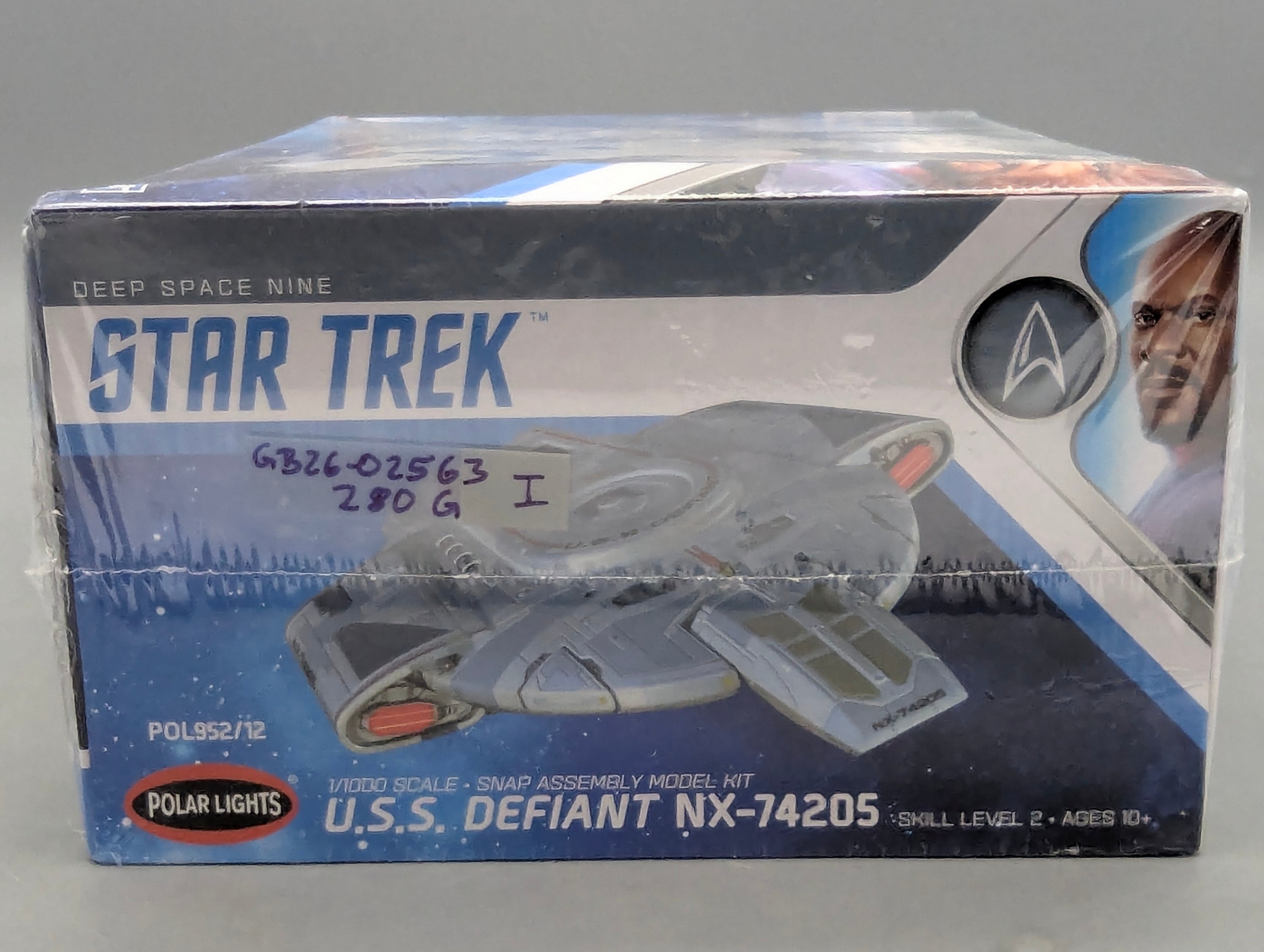 Raumschiff Modell Bausatz 1:1000 Polar Lights  Star Trek Deep Space Nine U.S.S. Defiant NX-74205 mit OVP