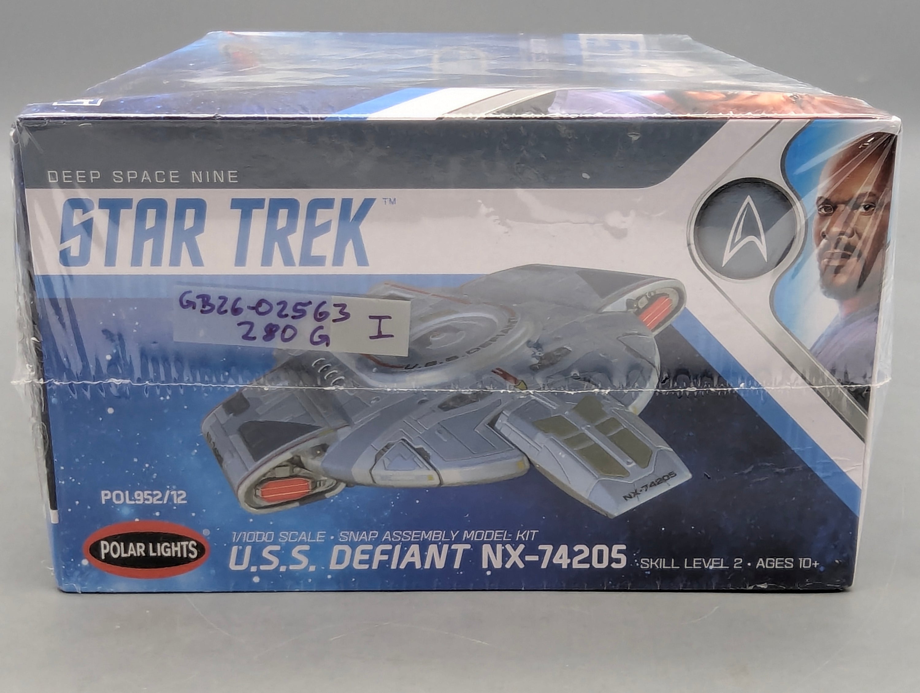 Raumschiff Modell Bausatz 1:1000 Polar Lights  Star Trek Deep Space Nine U.S.S. Defiant NX-74205 mit OVP