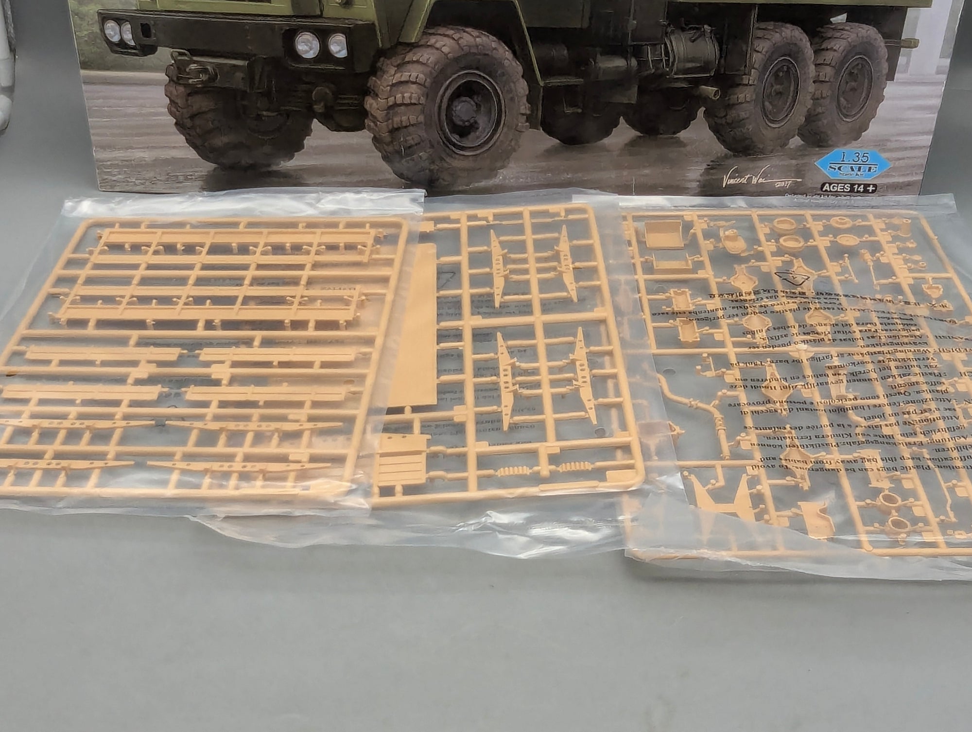 LKW Modell Bausatz 1:35 Hobby Boss 85510 Russian KrAZ-260 Cargo Truck mit OVP