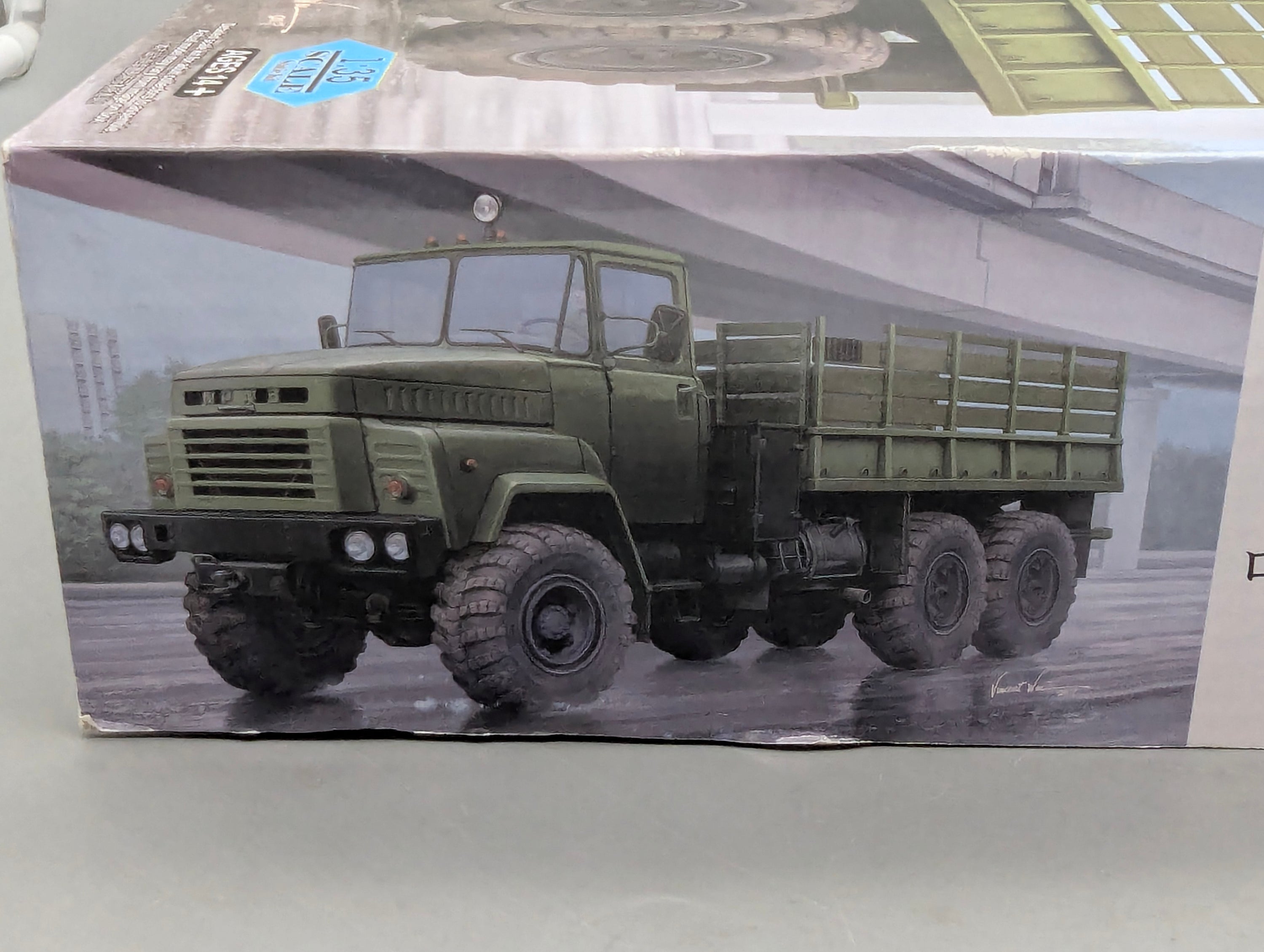 LKW Modell Bausatz 1:35 Hobby Boss 85510 Russian KrAZ-260 Cargo Truck mit OVP
