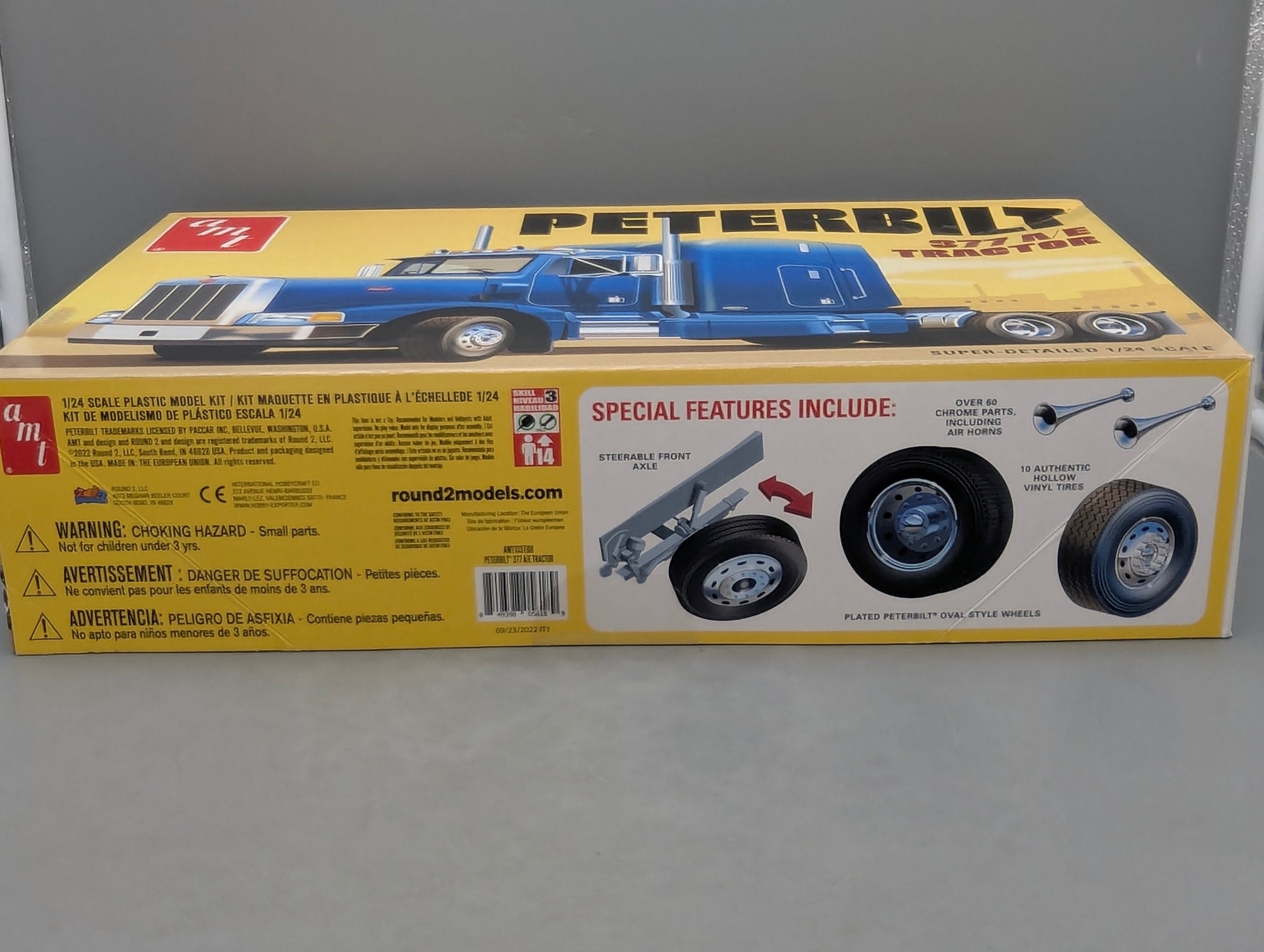 LKW Modell Bausatz 1:24 amt Round2 Peterbilt 377 A/E Tractor Zugmaschine mit OVP