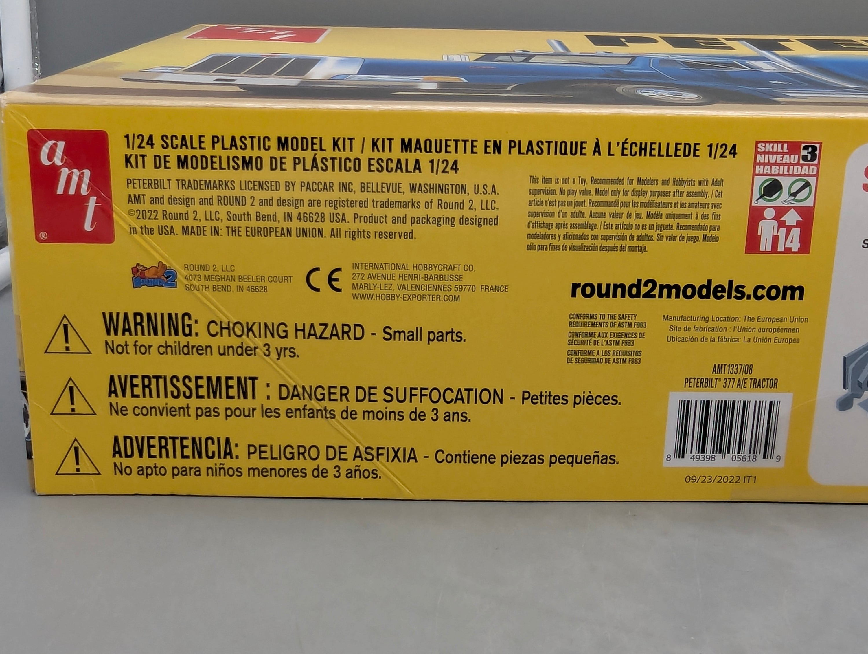 LKW Modell Bausatz 1:24 amt Round2 Peterbilt 377 A/E Tractor Zugmaschine mit OVP