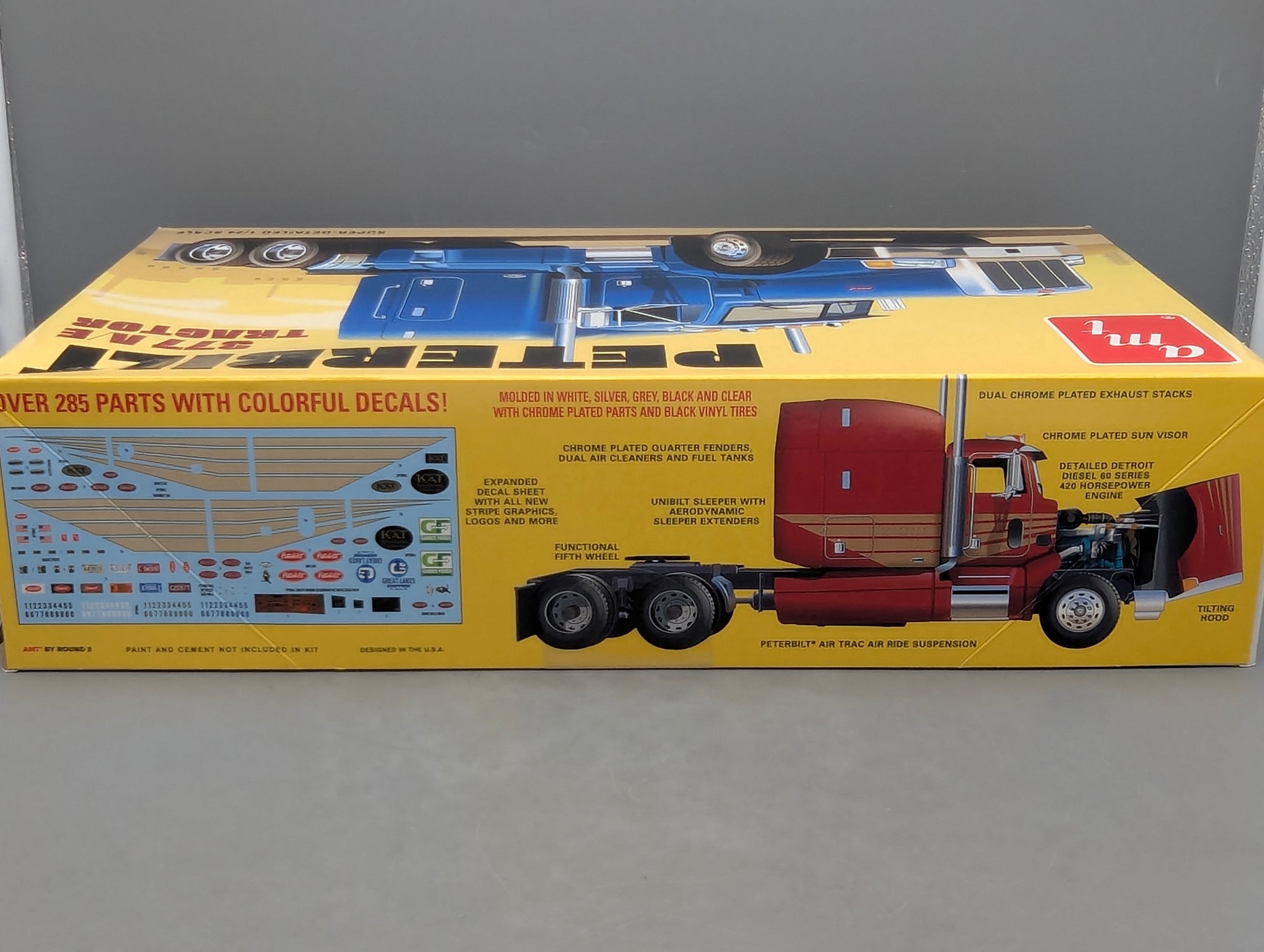 LKW Modell Bausatz 1:24 amt Round2 Peterbilt 377 A/E Tractor Zugmaschine mit OVP