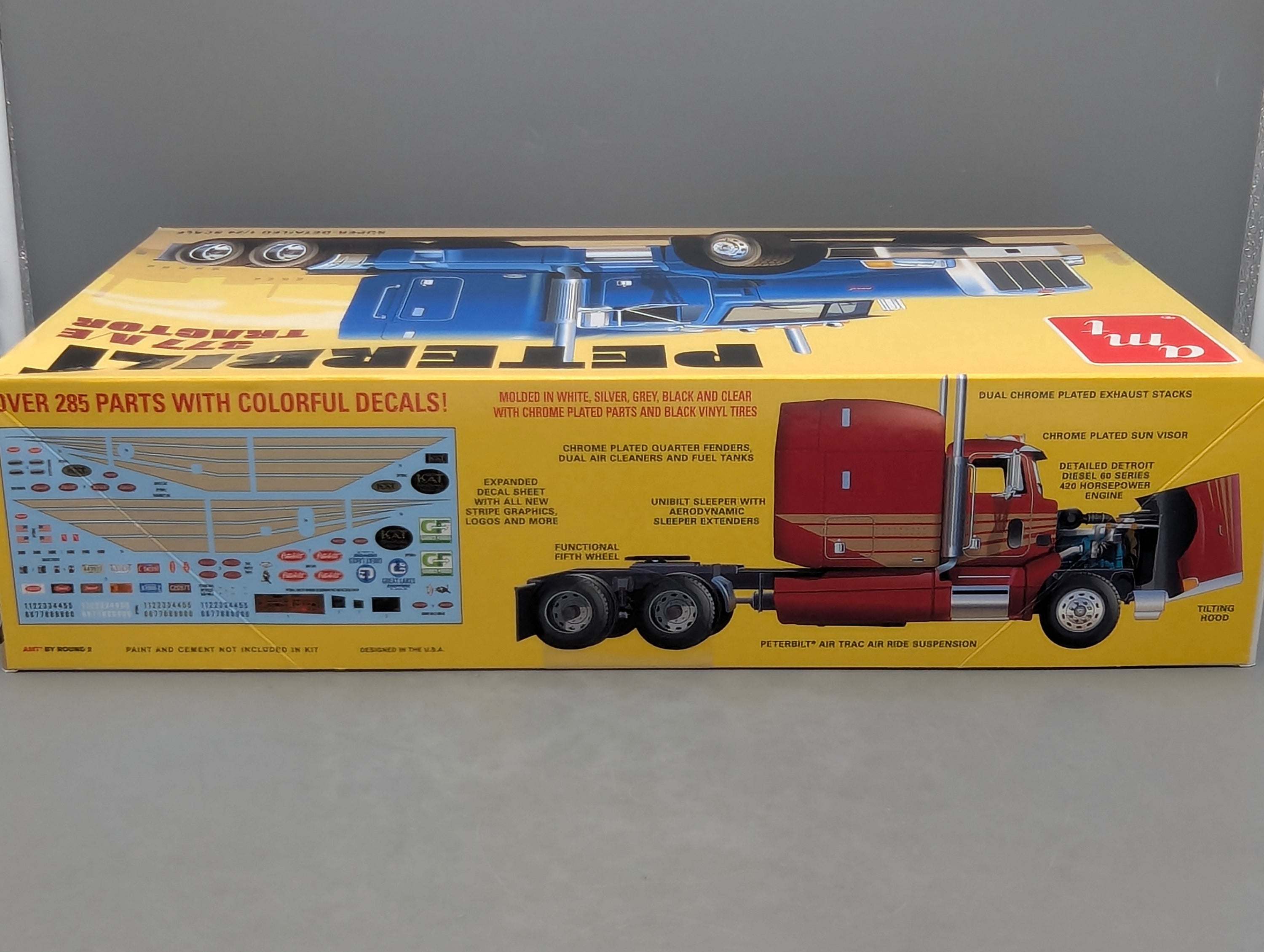 LKW Modell Bausatz 1:24 amt Round2 Peterbilt 377 A/E Tractor Zugmaschine mit OVP