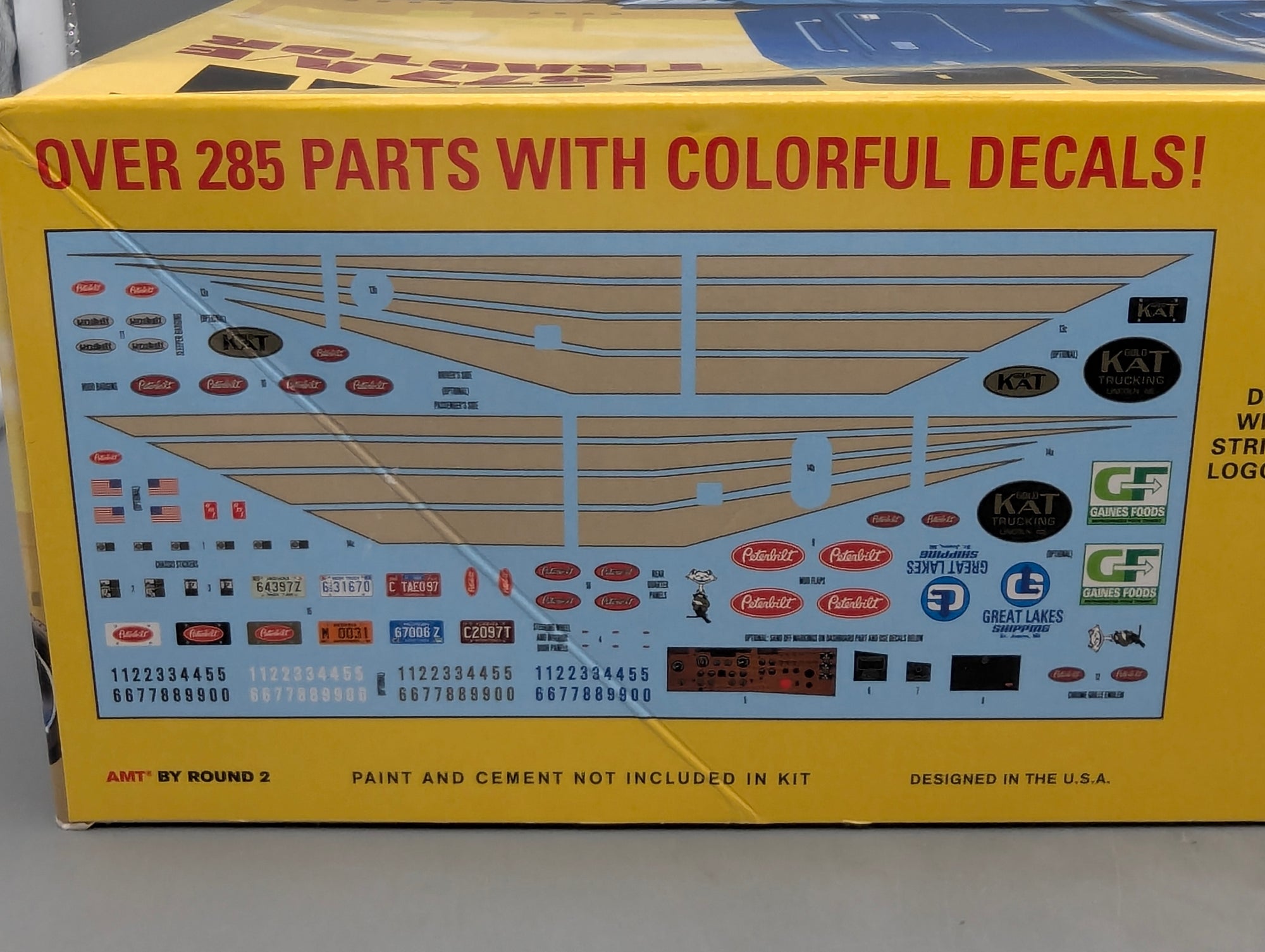 LKW Modell Bausatz 1:24 amt Round2 Peterbilt 377 A/E Tractor Zugmaschine mit OVP