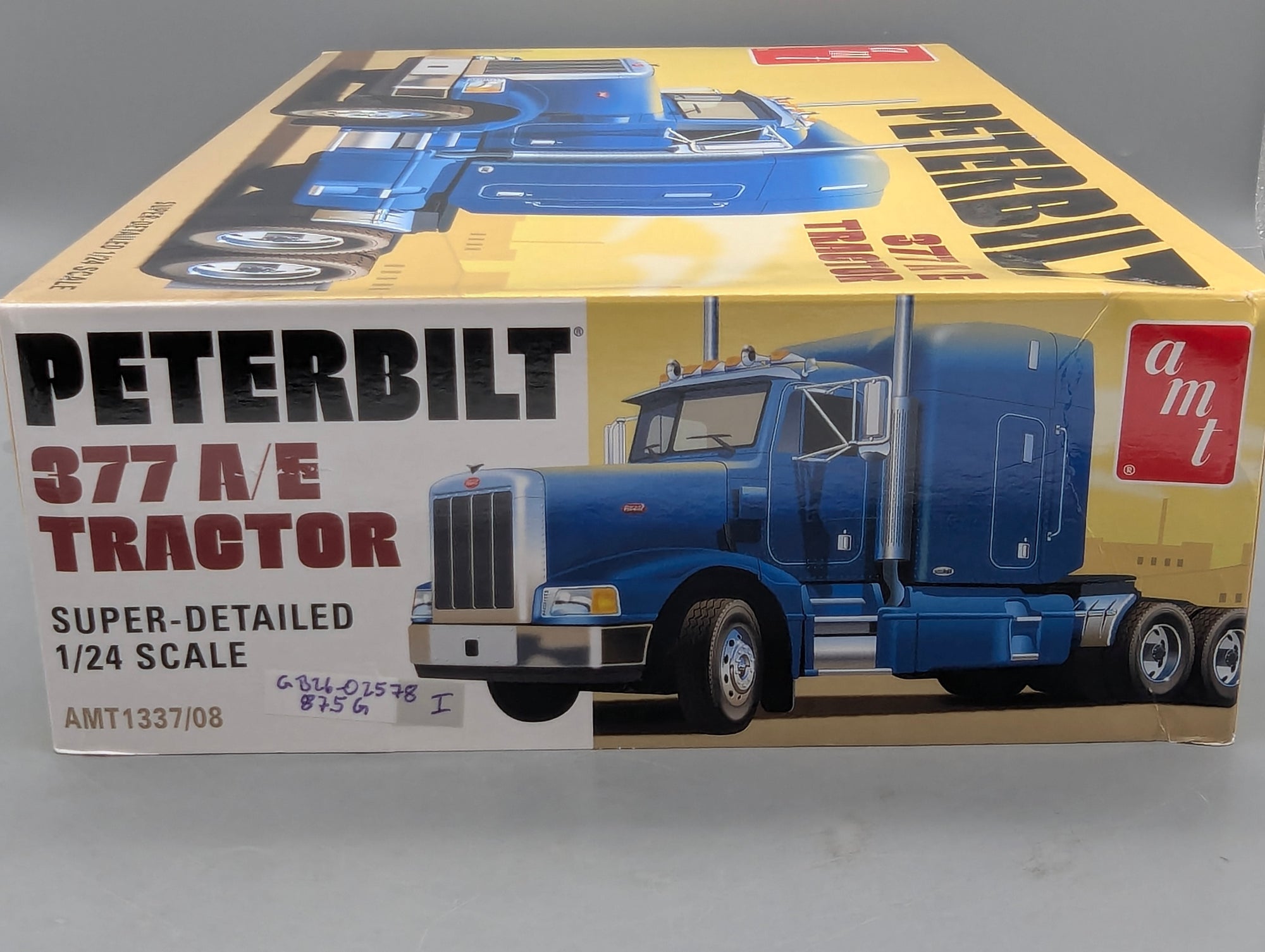 LKW Modell Bausatz 1:24 amt Round2 Peterbilt 377 A/E Tractor Zugmaschine mit OVP