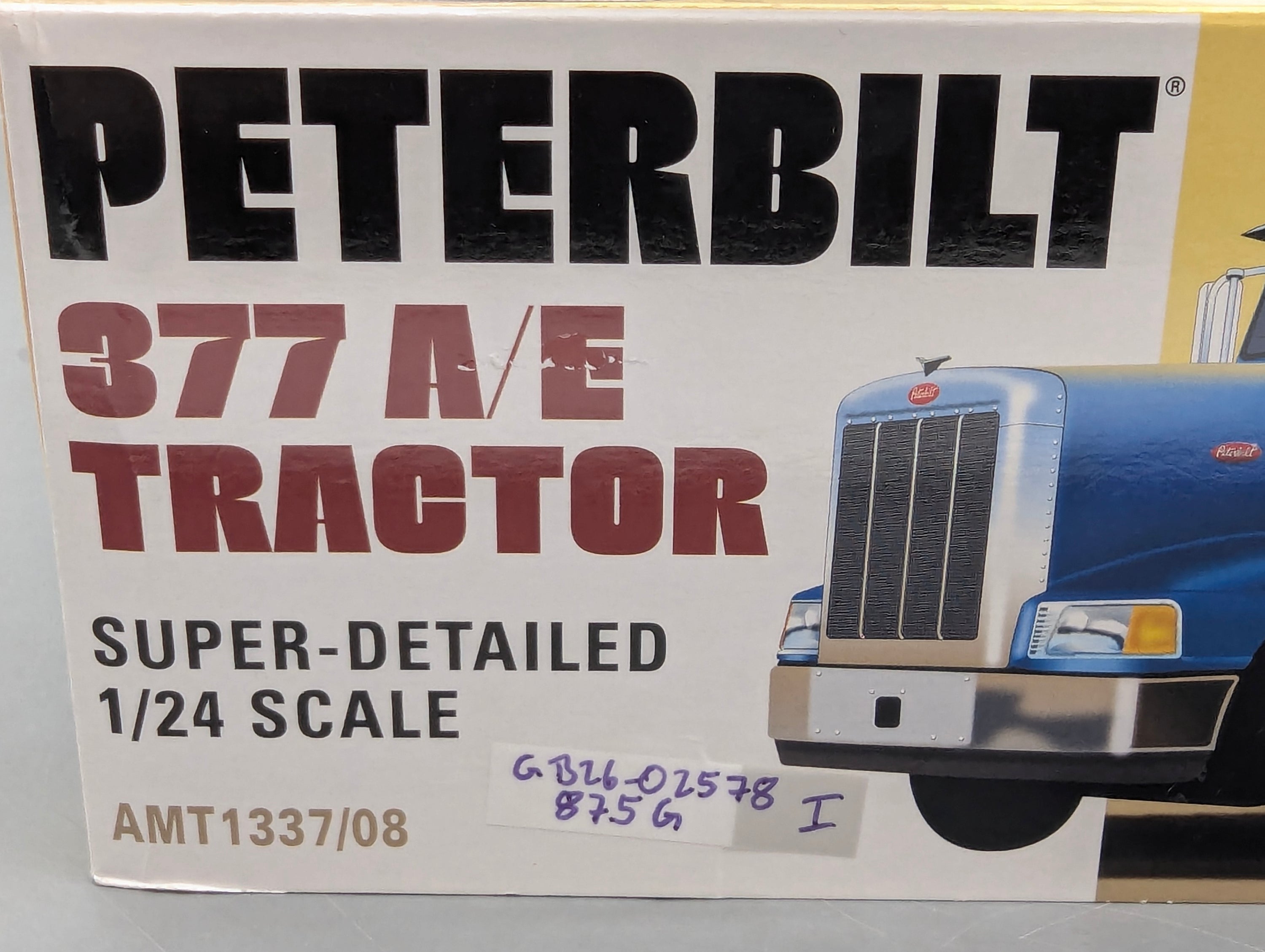 LKW Modell Bausatz 1:24 amt Round2 Peterbilt 377 A/E Tractor Zugmaschine mit OVP