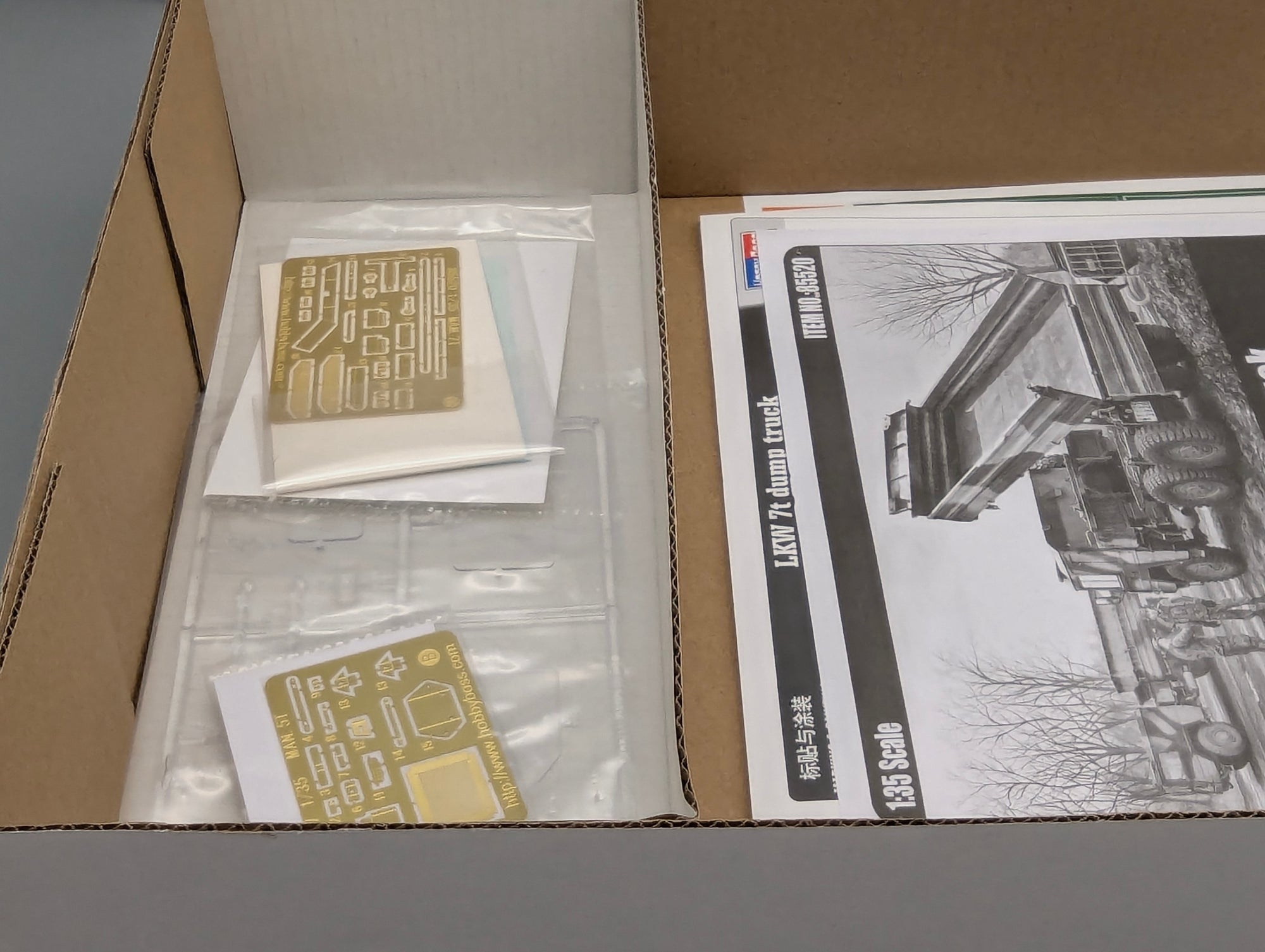 LKW Modell Bausatz 1:35 Hobby Boss 85520 LKW 7t Dump Truck mit OVP