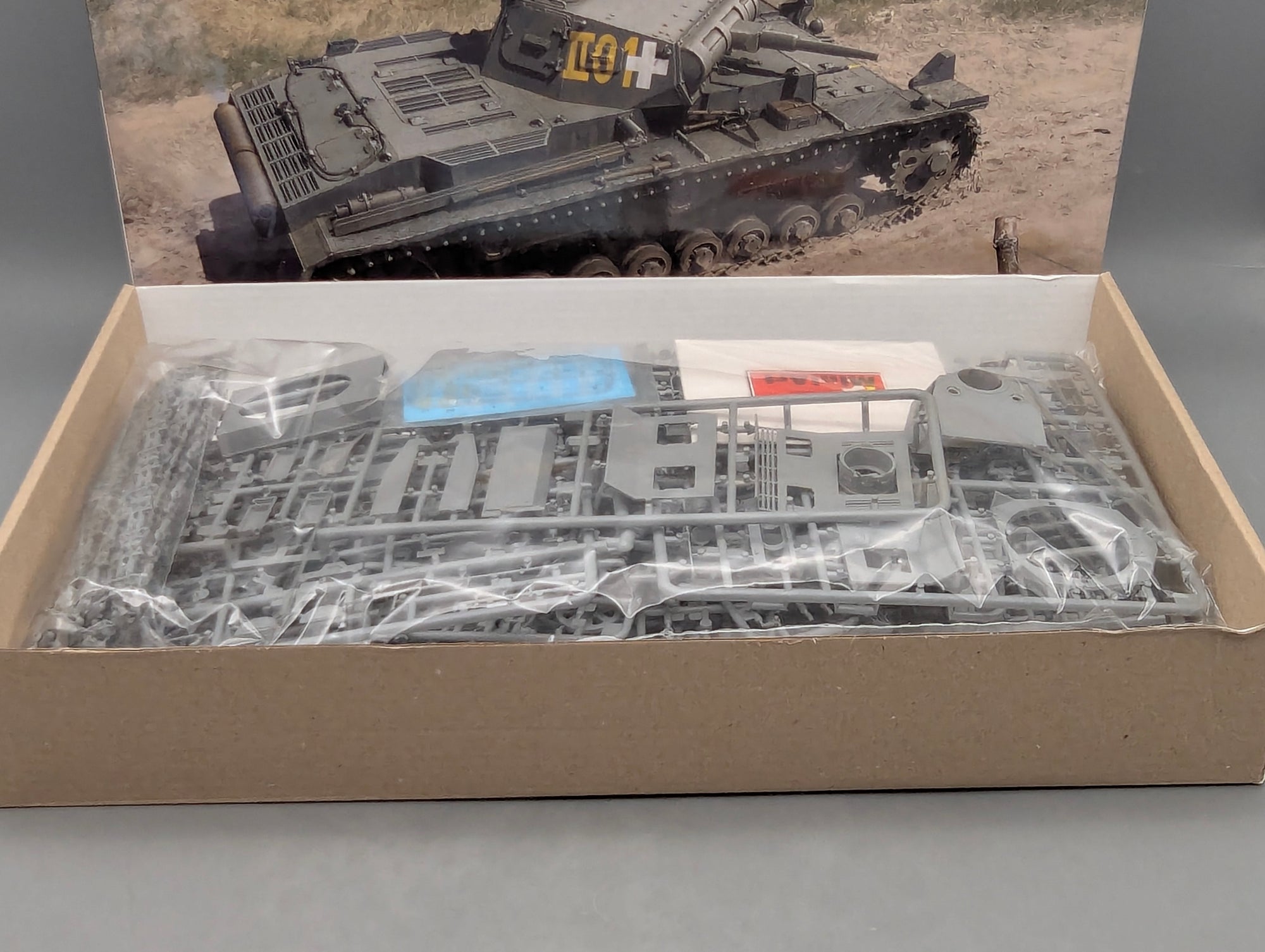 Panzer Modell Bausatz 1:35 MiniArt 35221 Pz.Kpfw.III Ausf.B w/Crew mit OVP