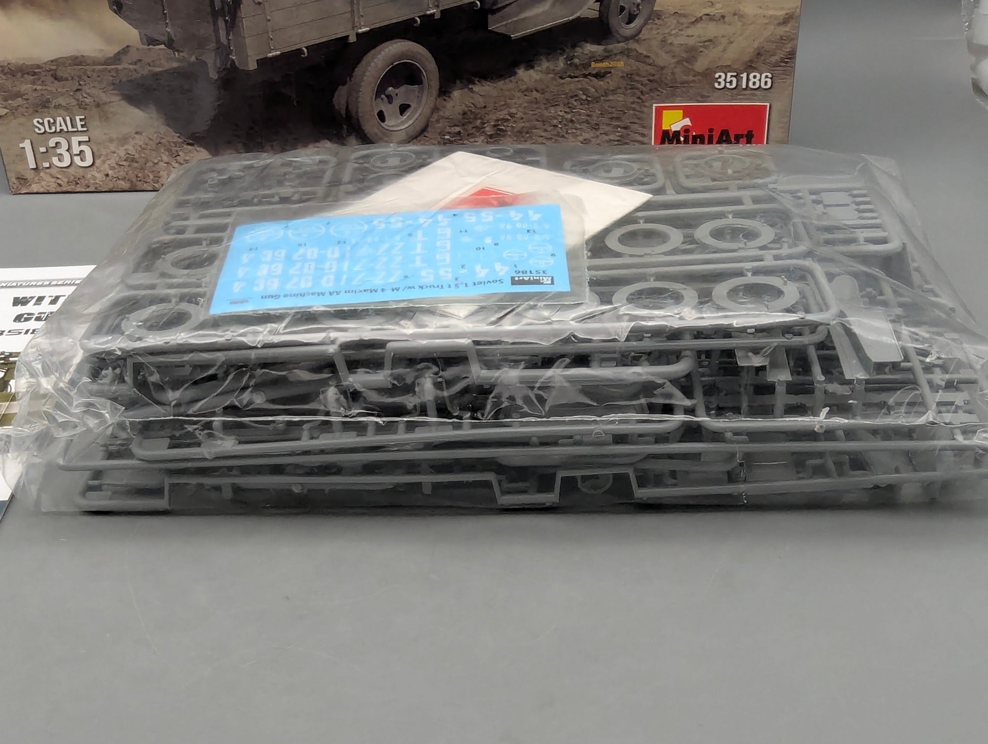 LKW Modell Bausatz 1:35 MiniArt 35186 Soviet 1,5 t Truck w/Gun mit OVP