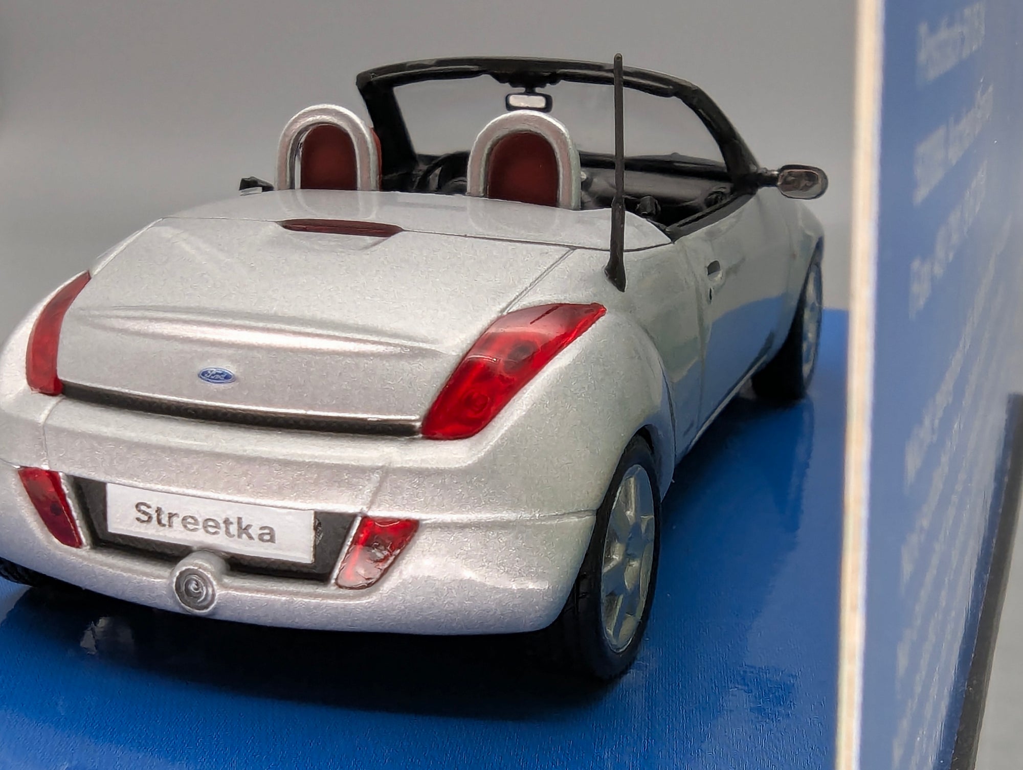 Model Cars 1:43 Minichamps Mercedes Benz SL65 AMG Black Series Silver with original packaging
