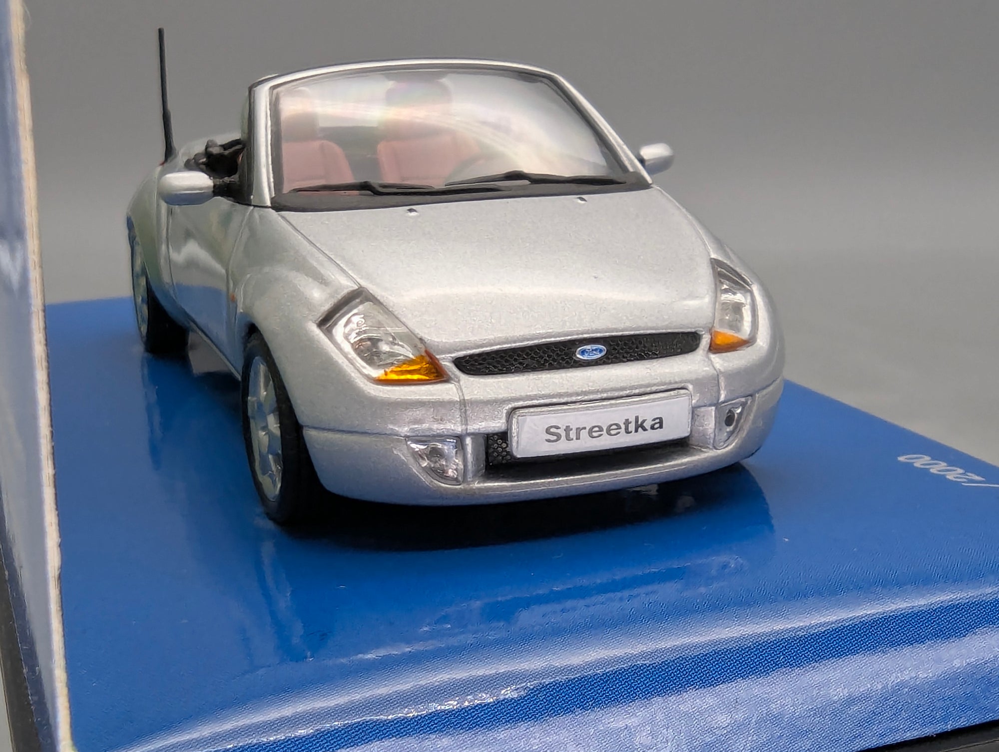 Model Cars 1:43 Minichamps Mercedes Benz SL65 AMG Black Series Silver with original packaging