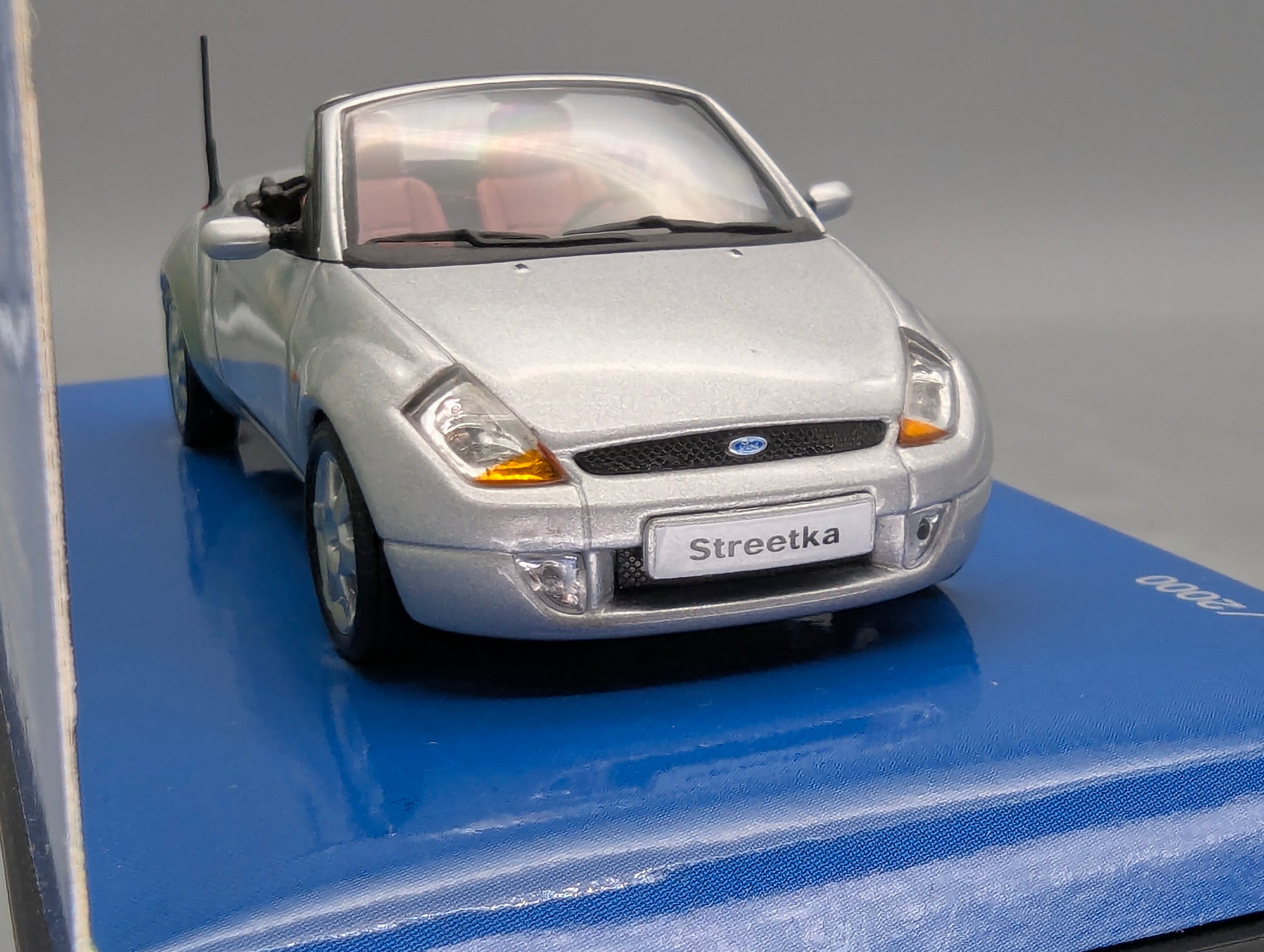Model Cars 1:43 Minichamps Mercedes Benz SL65 AMG Black Series Silver with original packaging