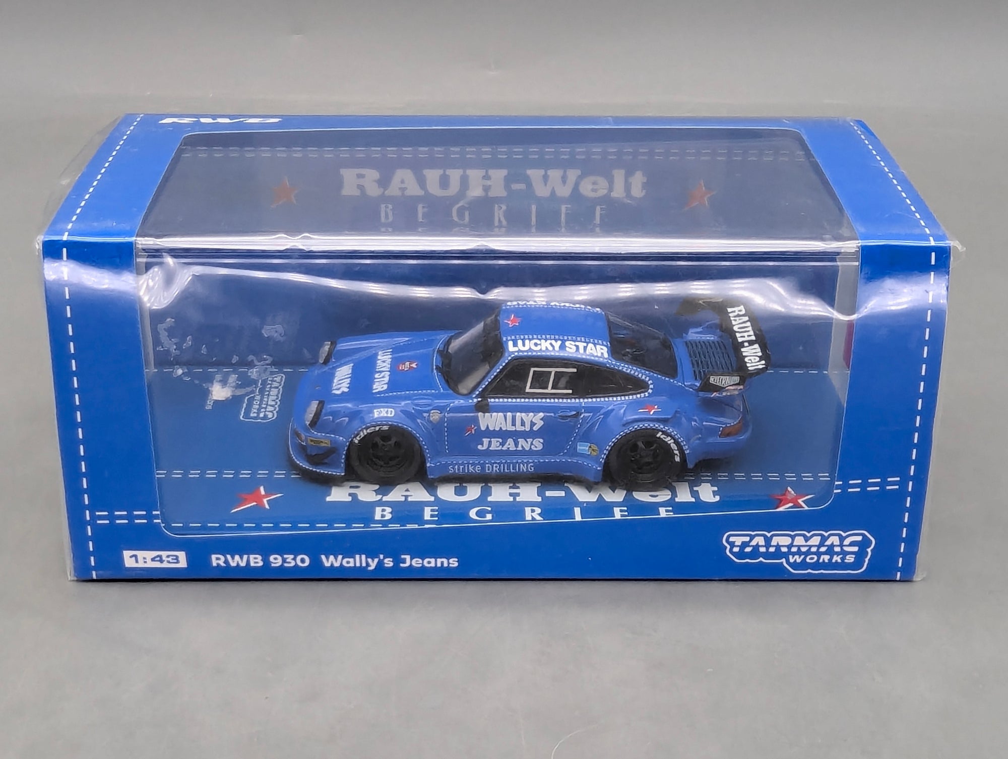 Model Cars 1:43 Minichamps Mercedes Benz SL65 AMG Black Series Silver with original packaging